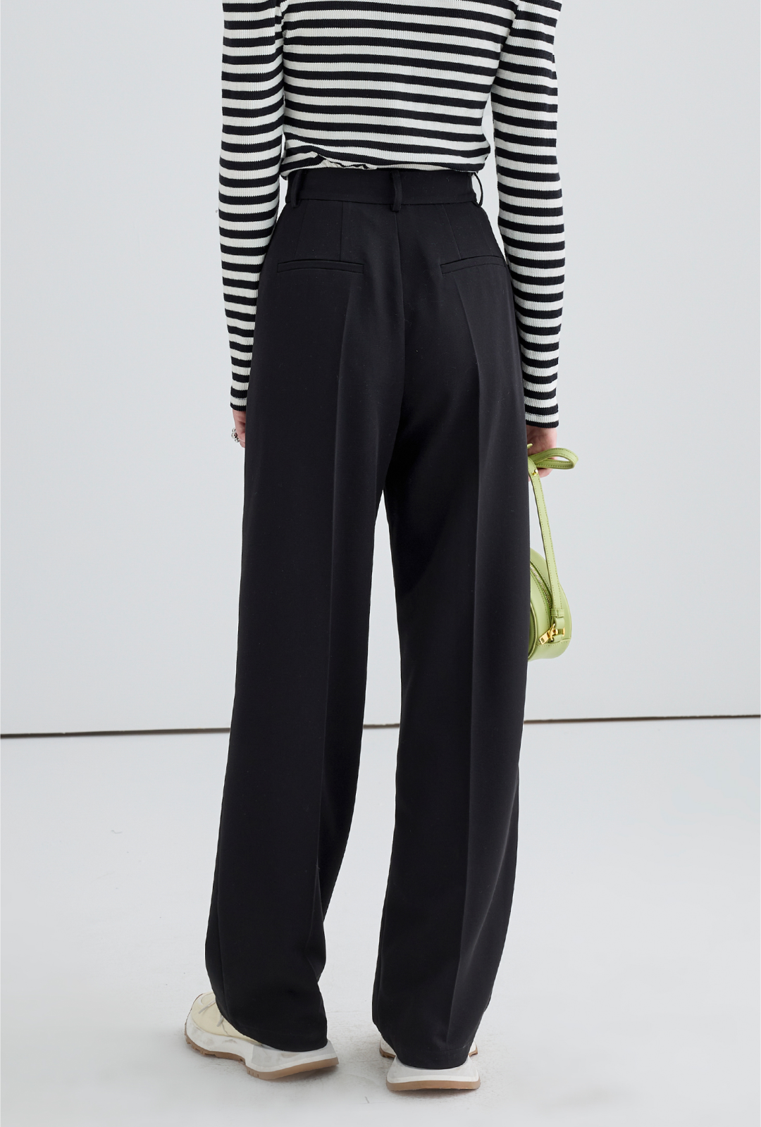 Wide Draped Buckle Pleated Pants - sneakershuborg