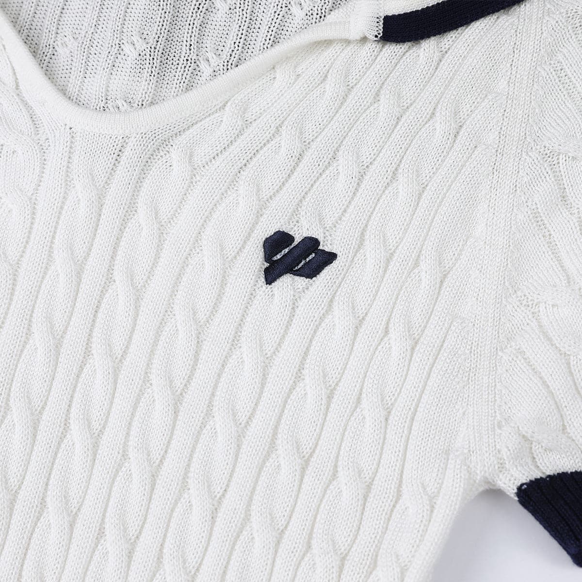 White Knit Crop Top With Embroidered Sailor Collar - sneakershuborg