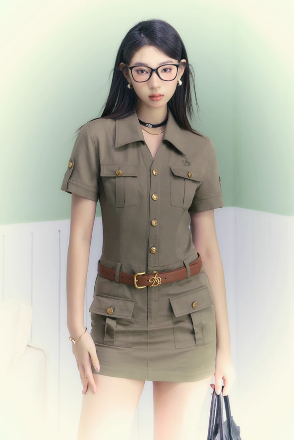 Safari-Style Utility Mini Dress: Olive Green Button-Down with Multi-Pocket Design and Logo Detail sneakershuborg