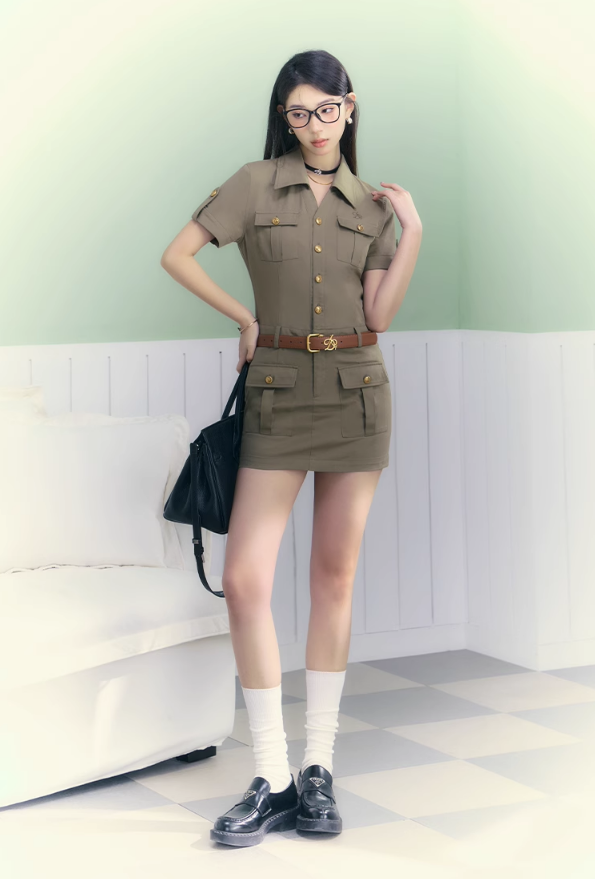 Safari-Style Utility Mini Dress: Olive Green Button-Down with Multi-Pocket Design and Logo Detail sneakershuborg