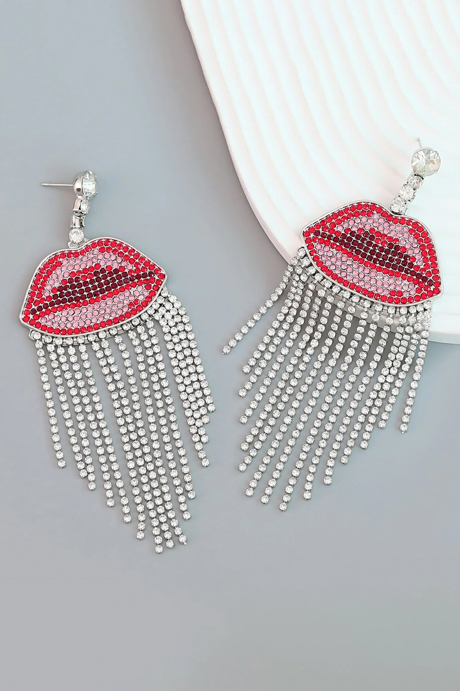 Annalyssia Lips Fringe Diamond Earrings sneakershuborg