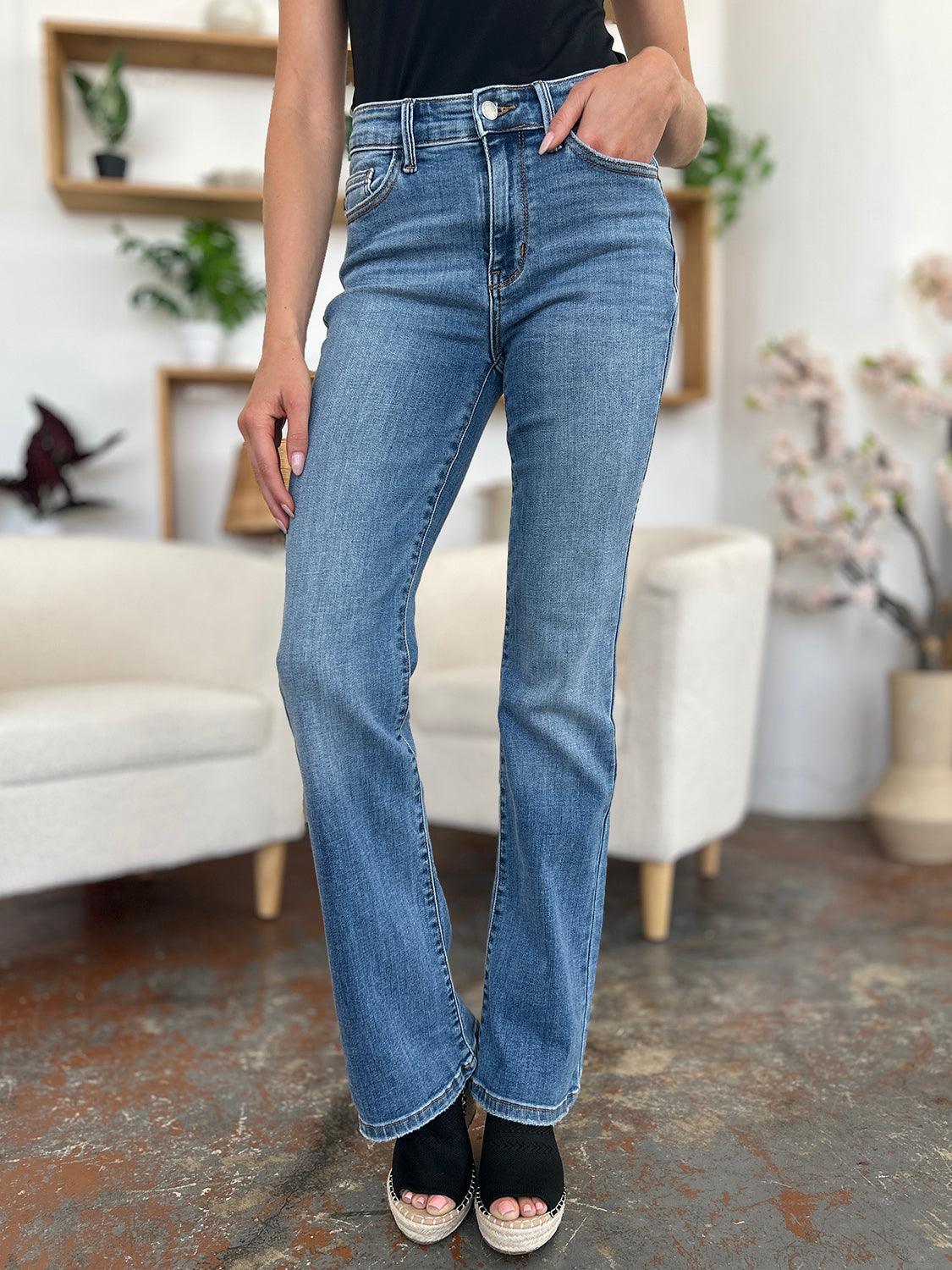 Judy Blue Full Size Mid-Rise Waist Straight Jeans - sneakershuborg