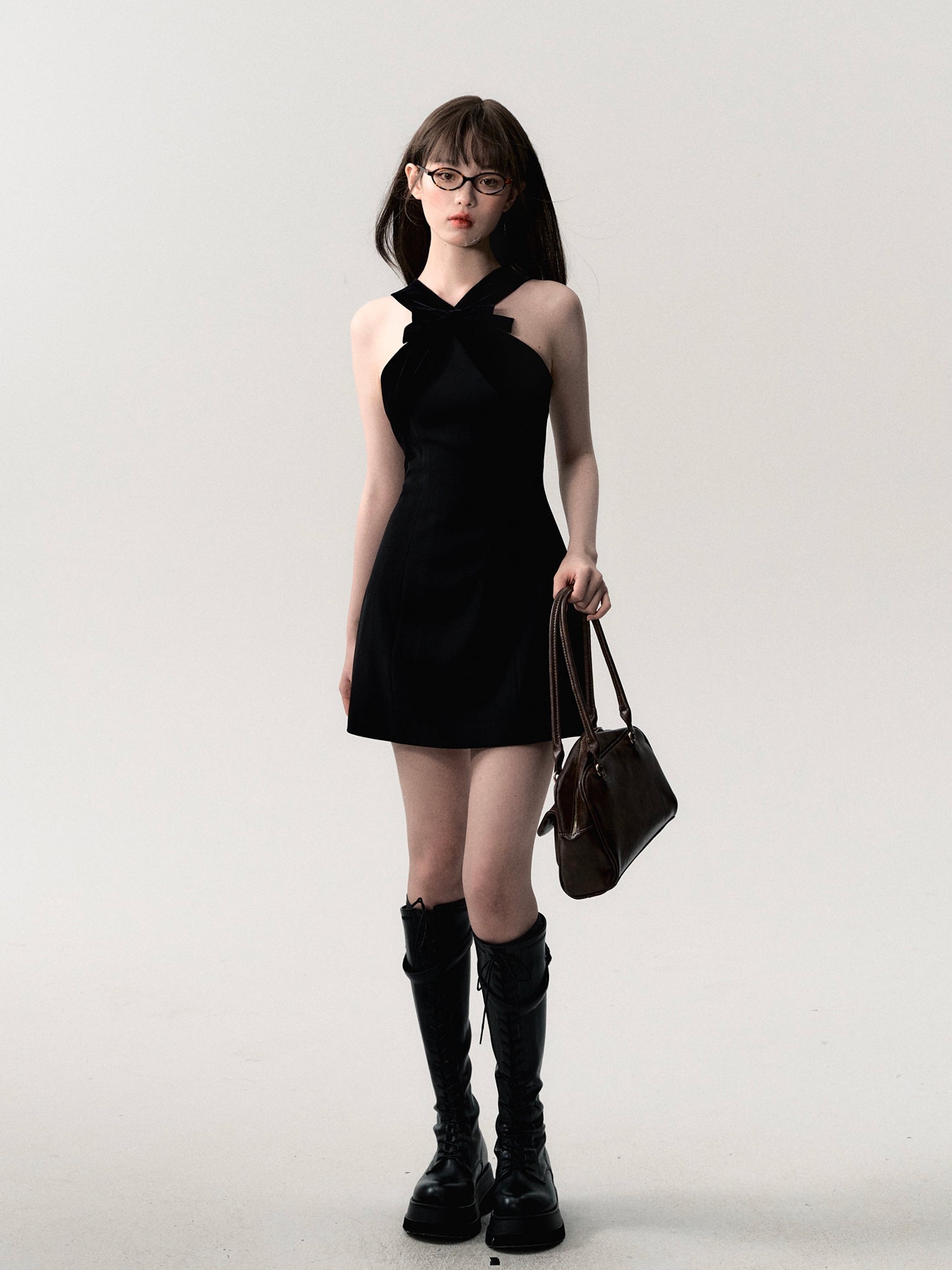 Velvet Halter Mini Dress sneakershuborg