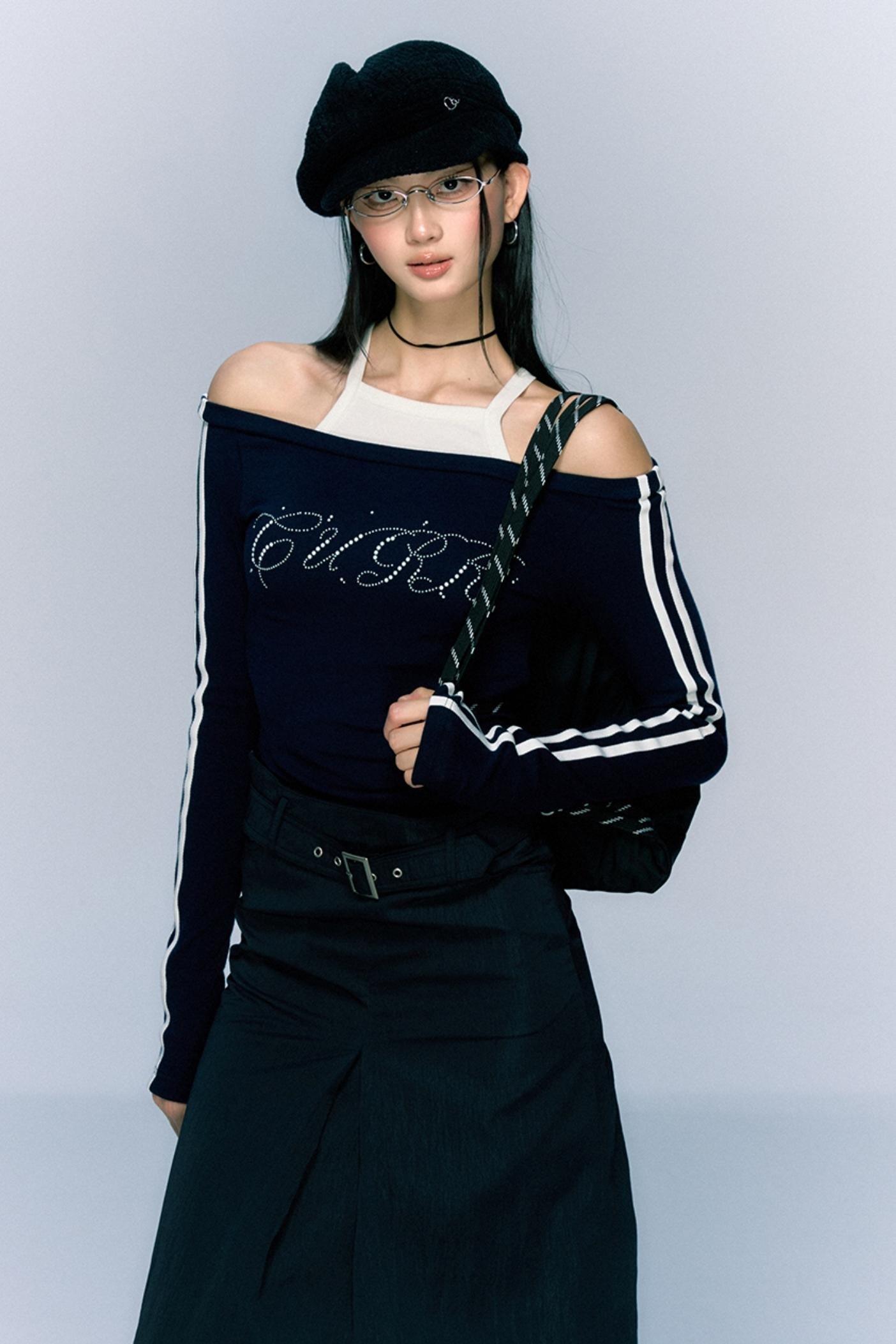 Y2K-Inspired Off-Shoulder Top sneakershuborg