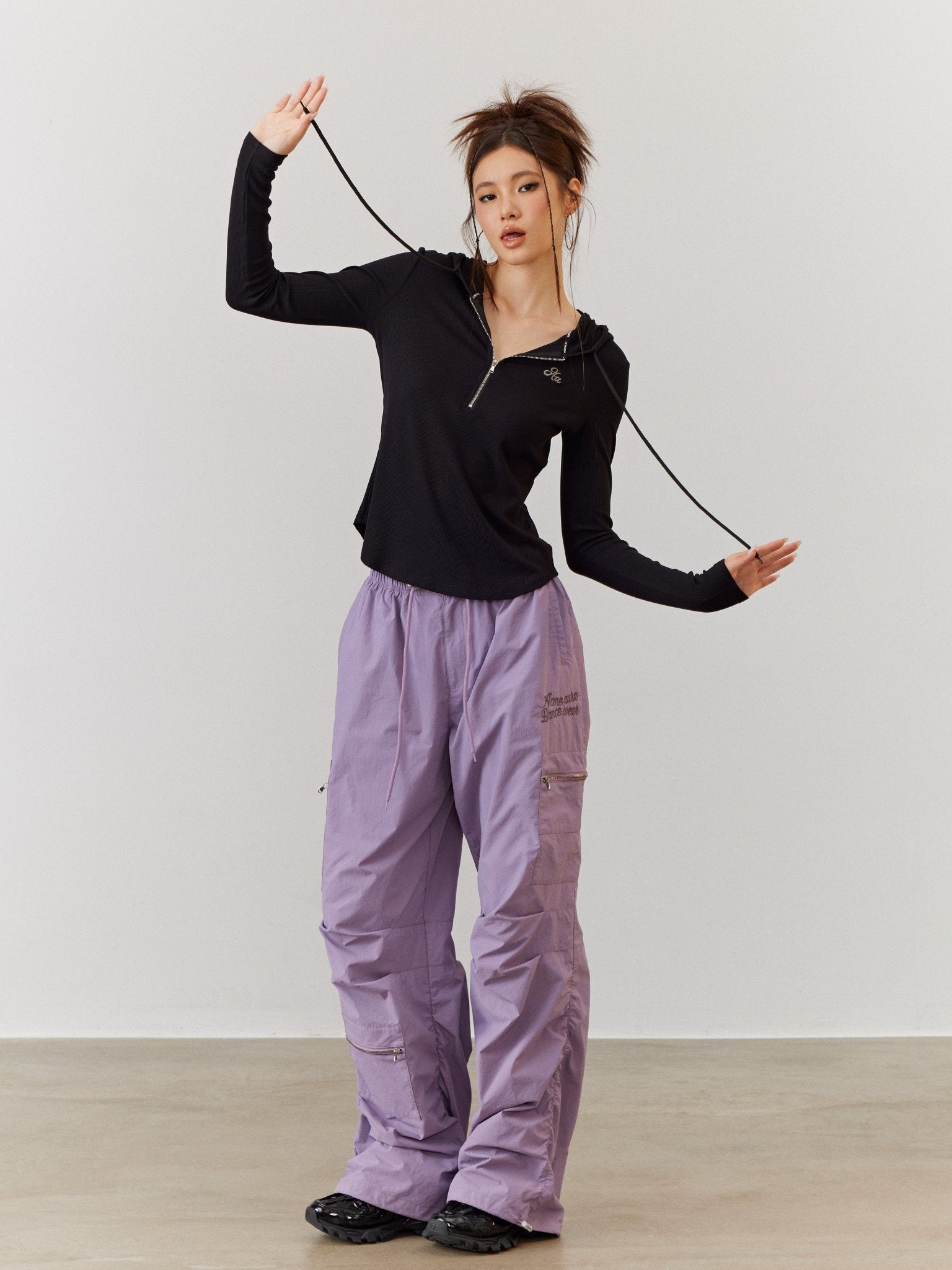 ACMEAURA Utility Cargo Pants - Lavender and Black - sneakershuborg