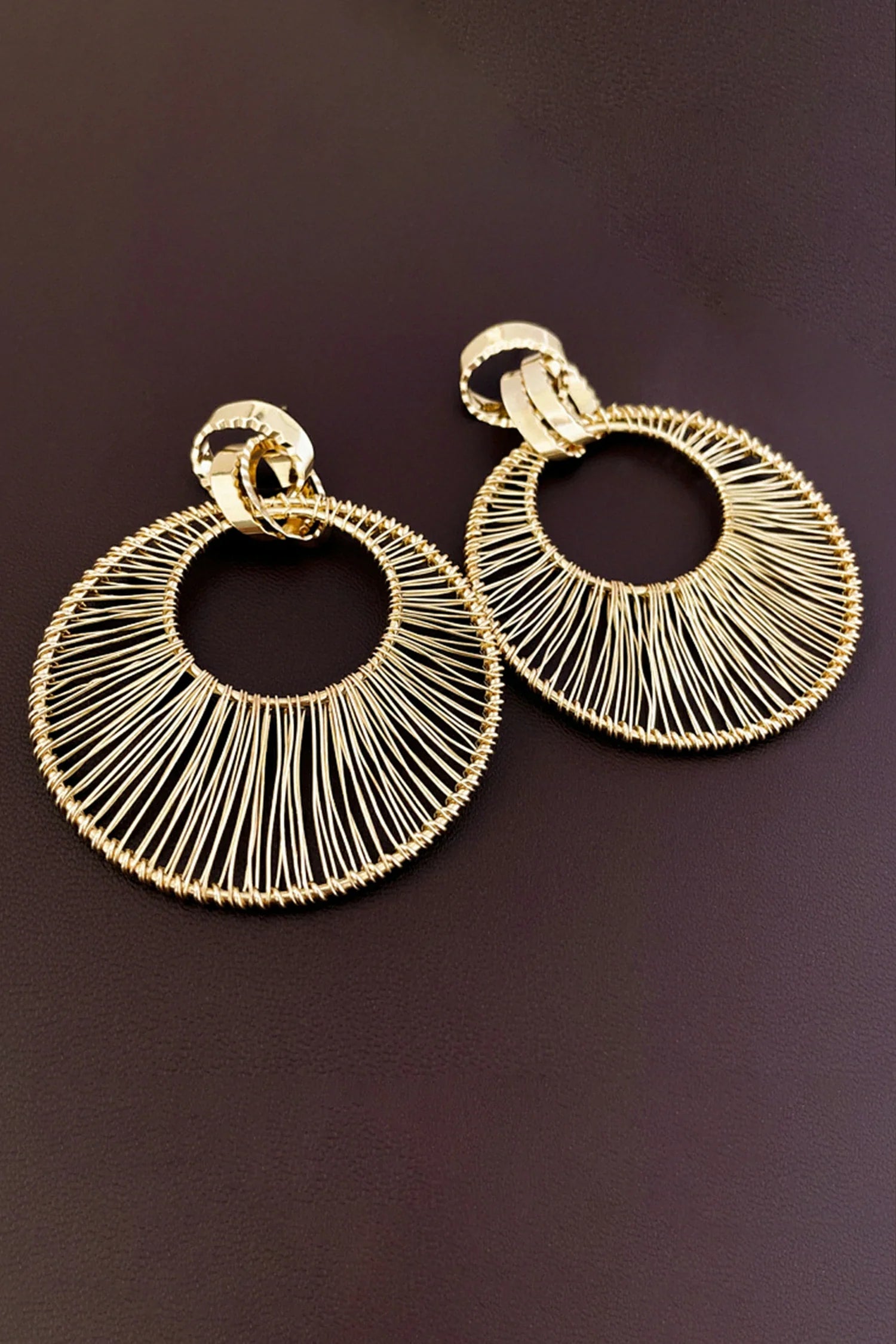 Aislinn Metal Hoop Large Circle Earrings sneakershuborg