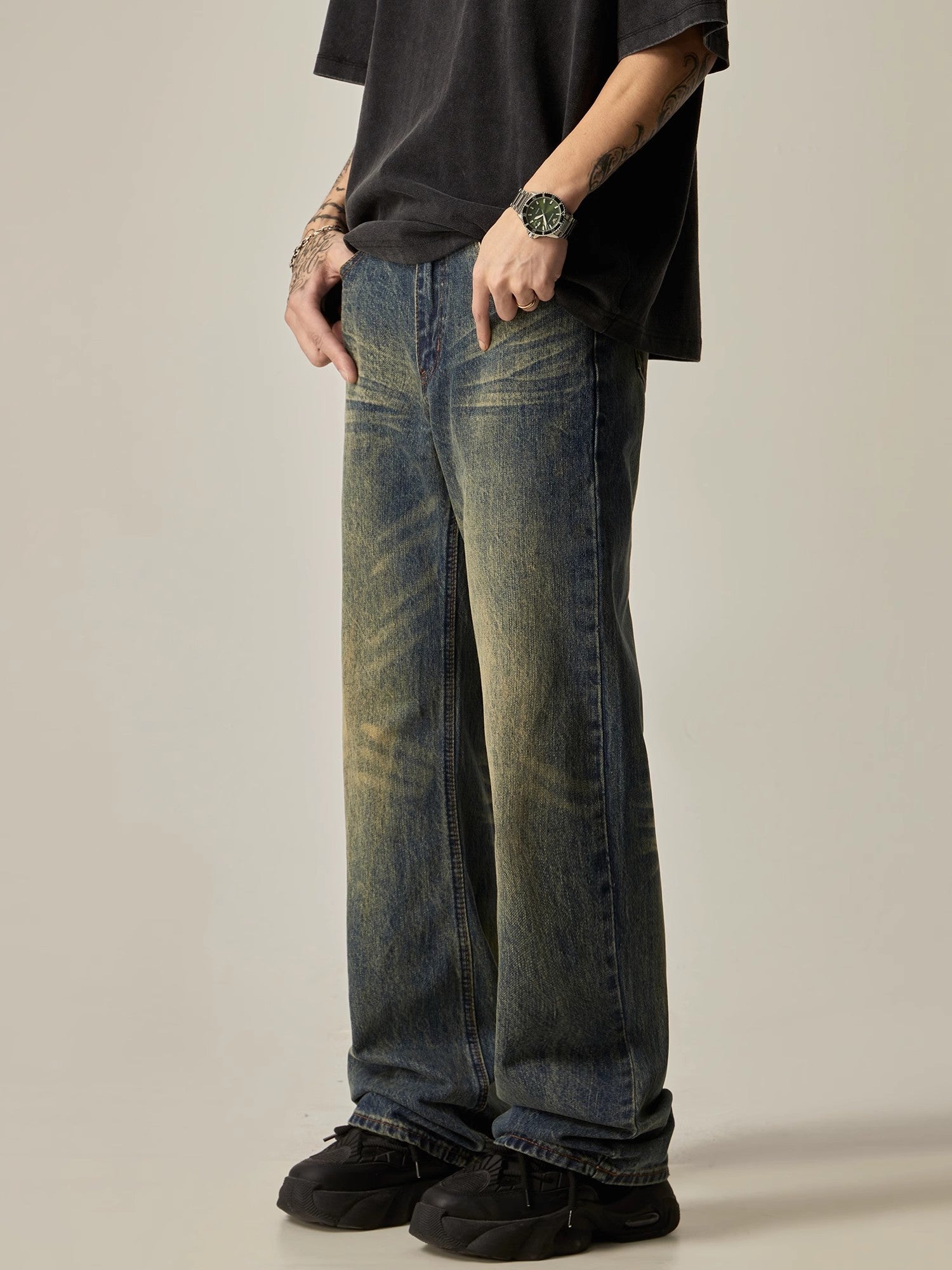 Vintage Wash Flared Denim Jeans sneakershuborg