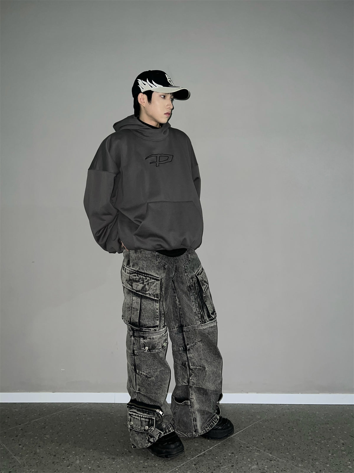 Work Style Multi-Pocket Jeans - sneakershuborg