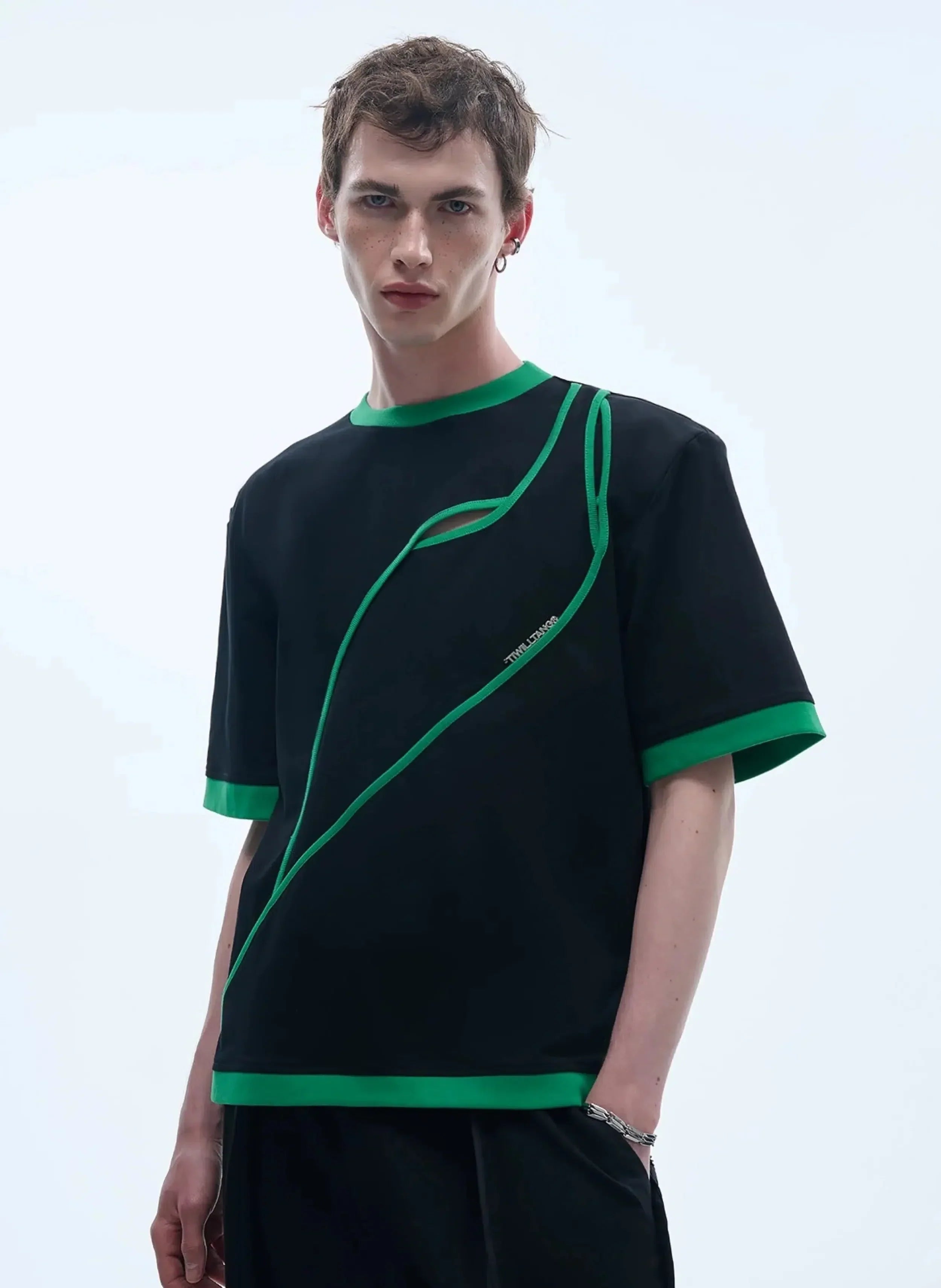 Abstract Line Cut Tee - sneakershuborg