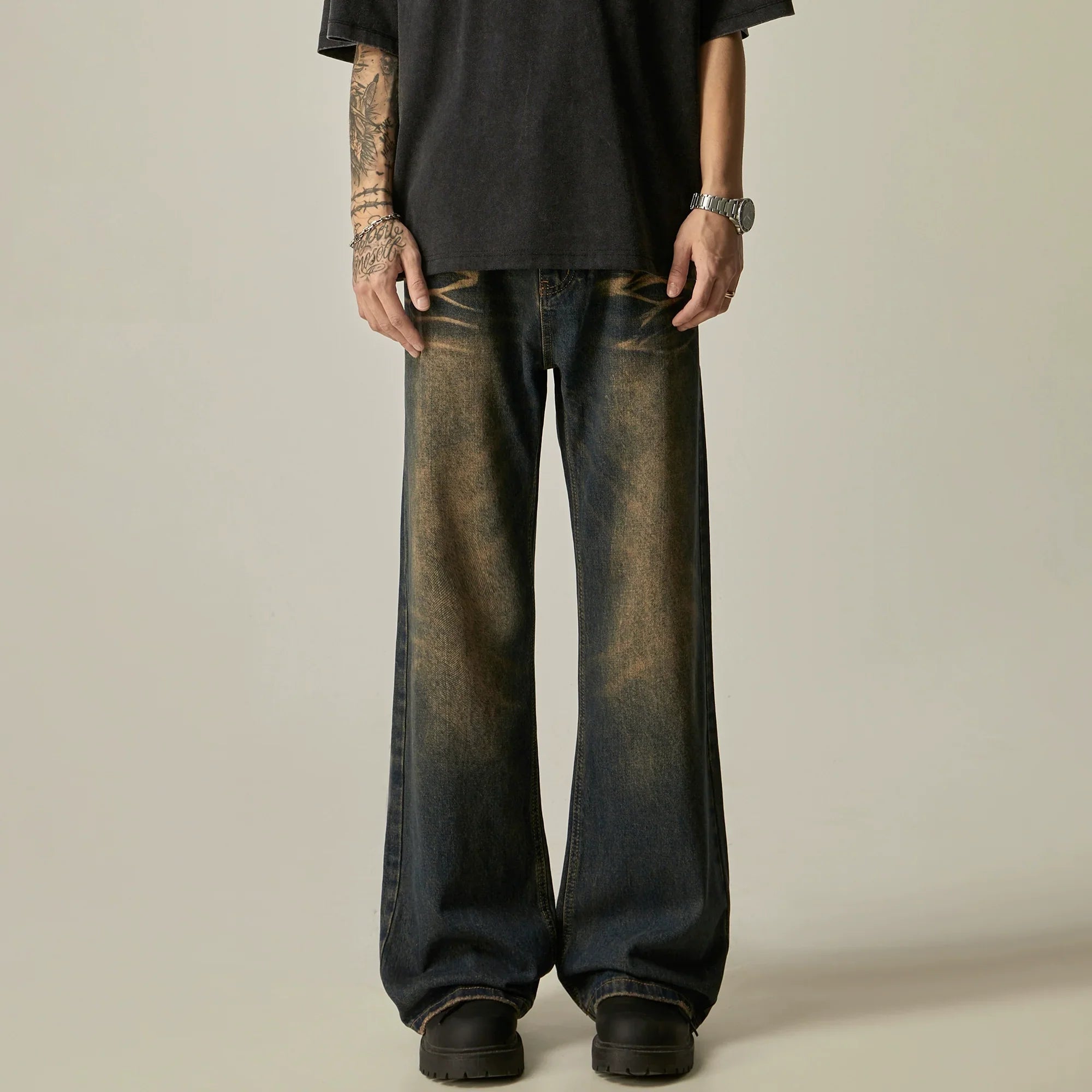 Distressed Wide-Leg Vintage Wash Jeans sneakershuborg