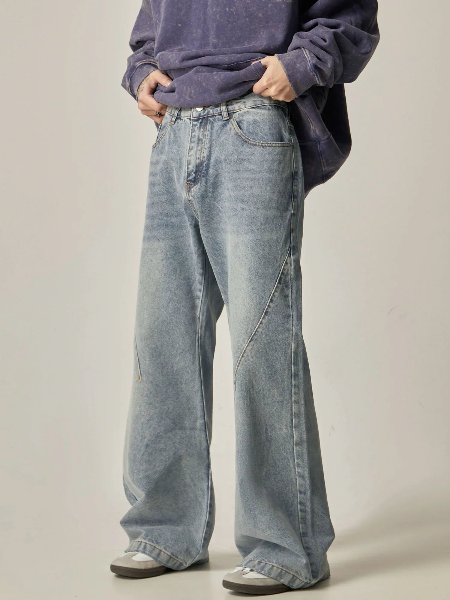 Acid Wash Wide-Leg Curved Seam Denim Jeans sneakershuborg