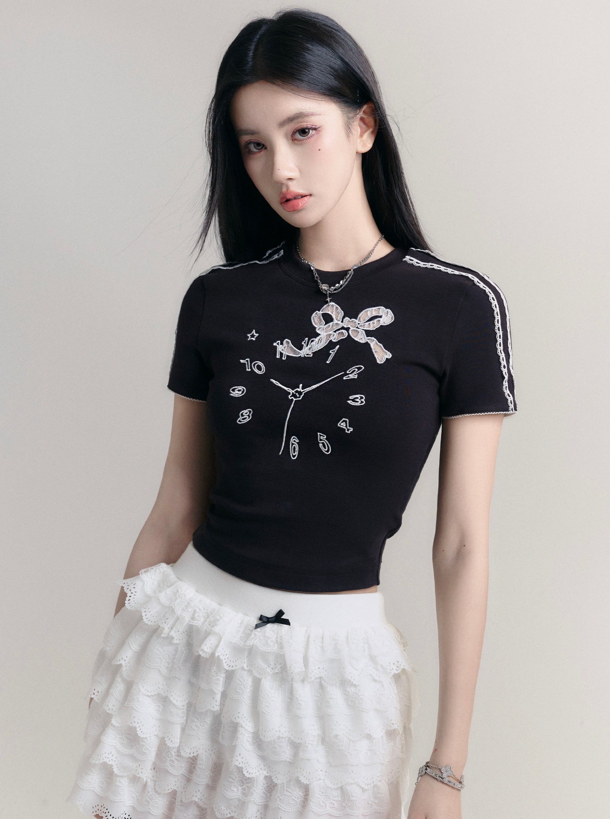 Whimsical Clock Face Crop Top with Glitter Bow - Retro Sporty Chic sneakershuborg