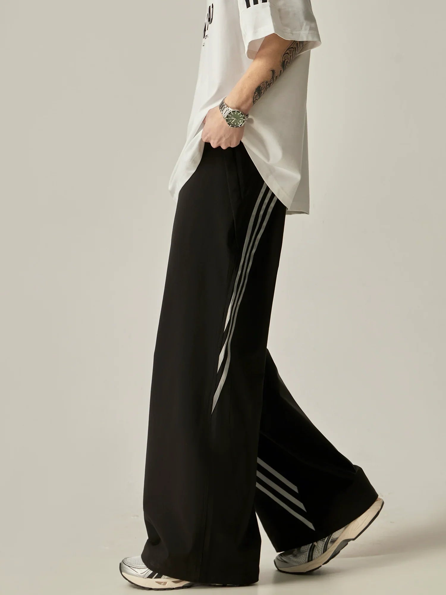 Wide-Leg Drawstring Track Pants with Contrast Stripes sneakershuborg