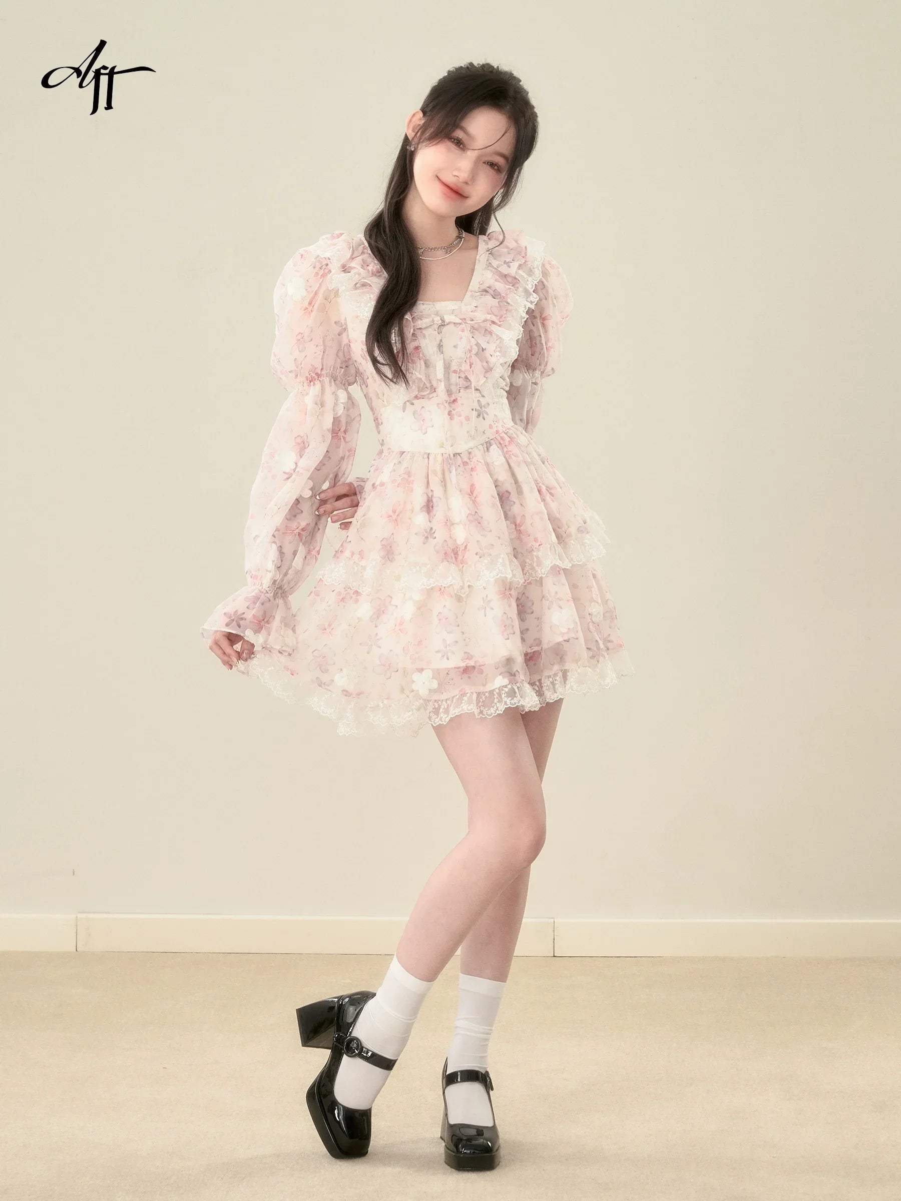 Sweet Romantic Lace Ruffle Waist Dress - sneakershuborg