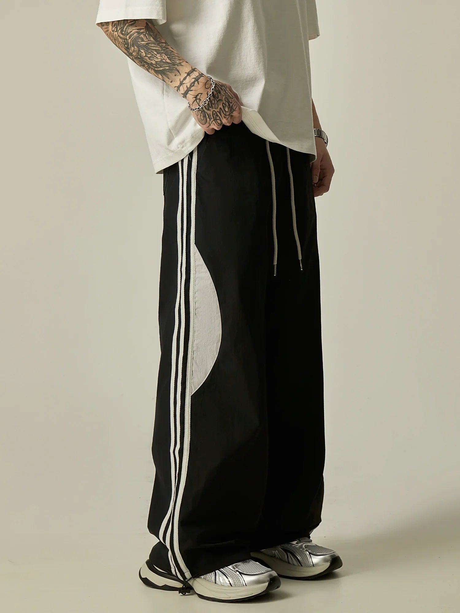 Wide-Leg Contrast Stripe Track Pants sneakershuborg