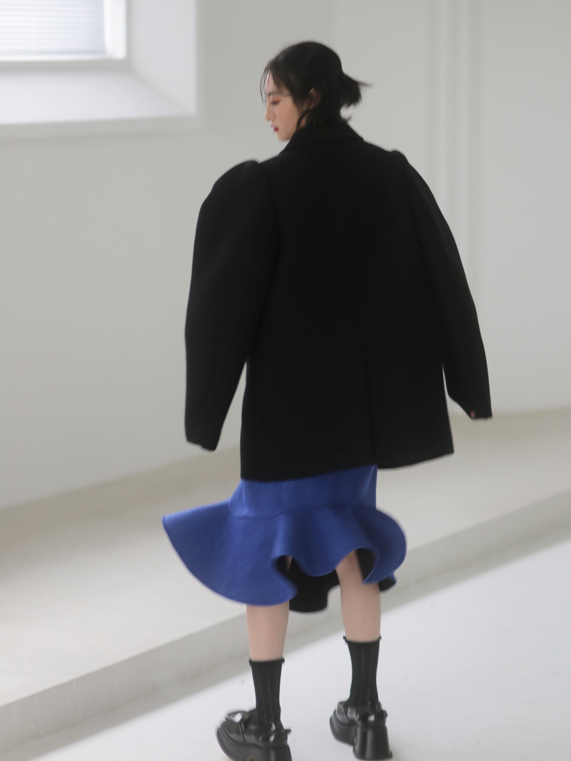 Wool Ruffle Skirt With Irregular Wavy Design - sneakershuborg