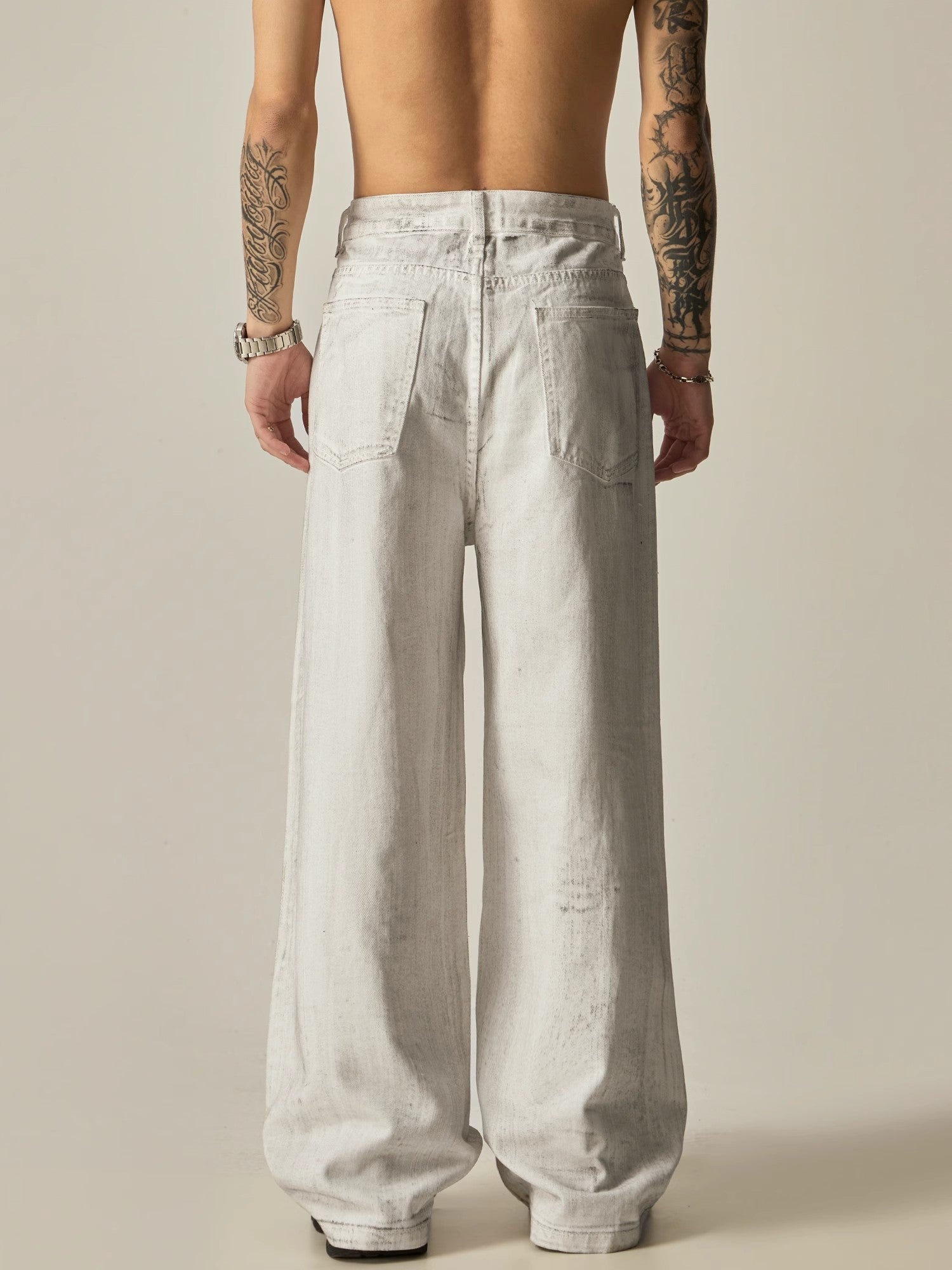 Distressed White Wide-Leg Denim Jeans sneakershuborg