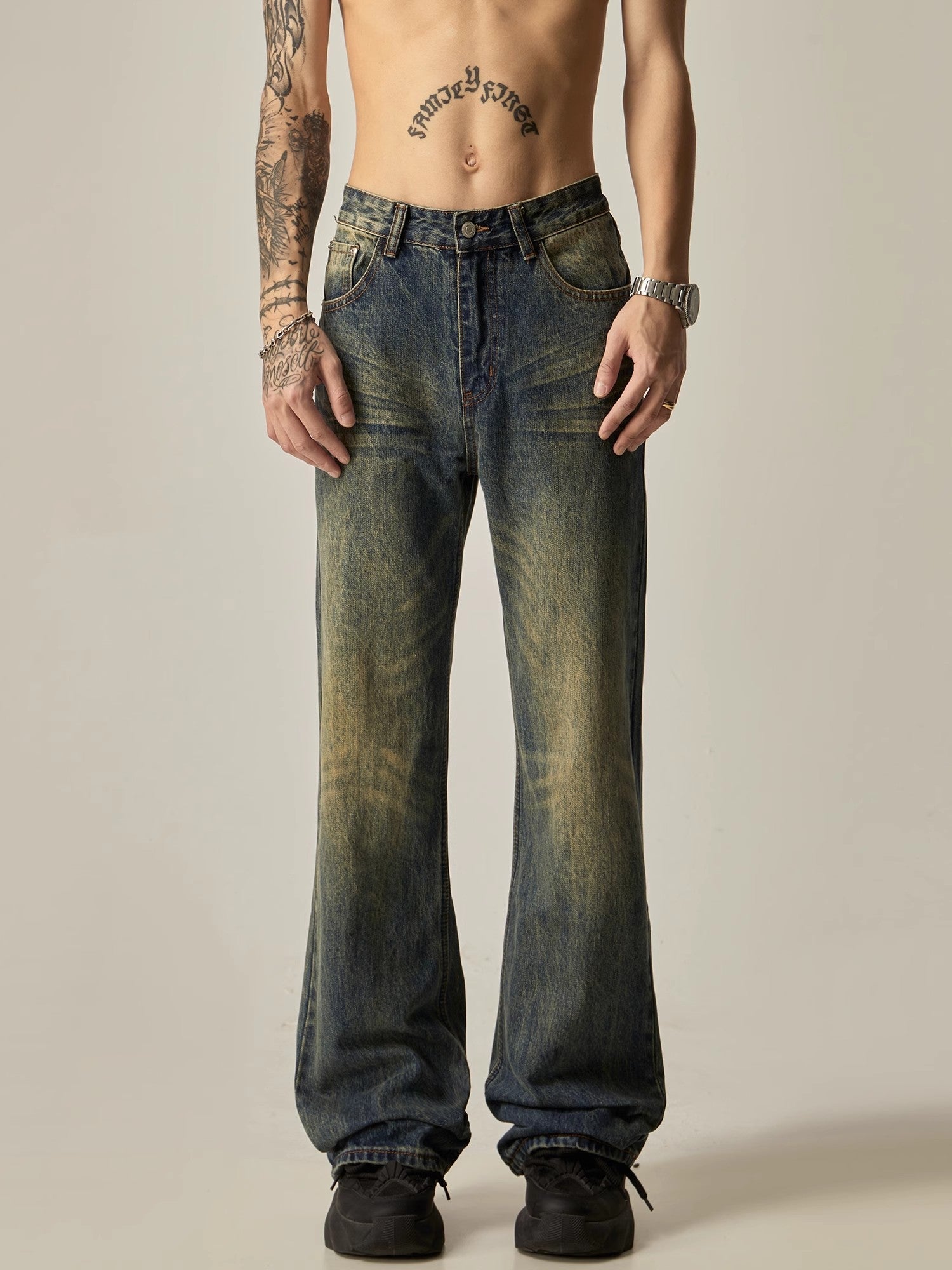 Vintage Wash Flared Denim Jeans sneakershuborg