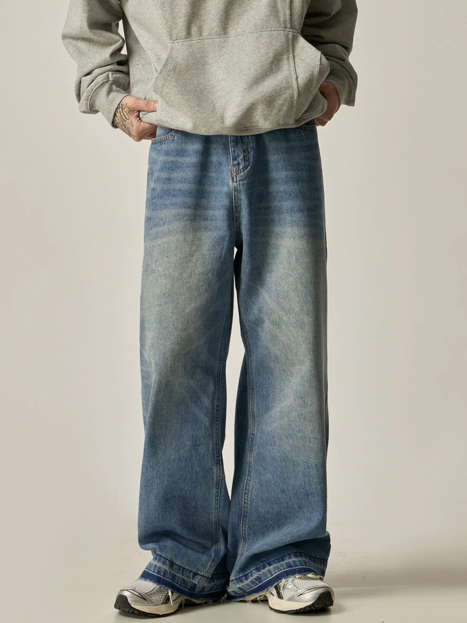 Ultra-Wide Leg Gradient Wash Denim Jeans - sneakershuborg