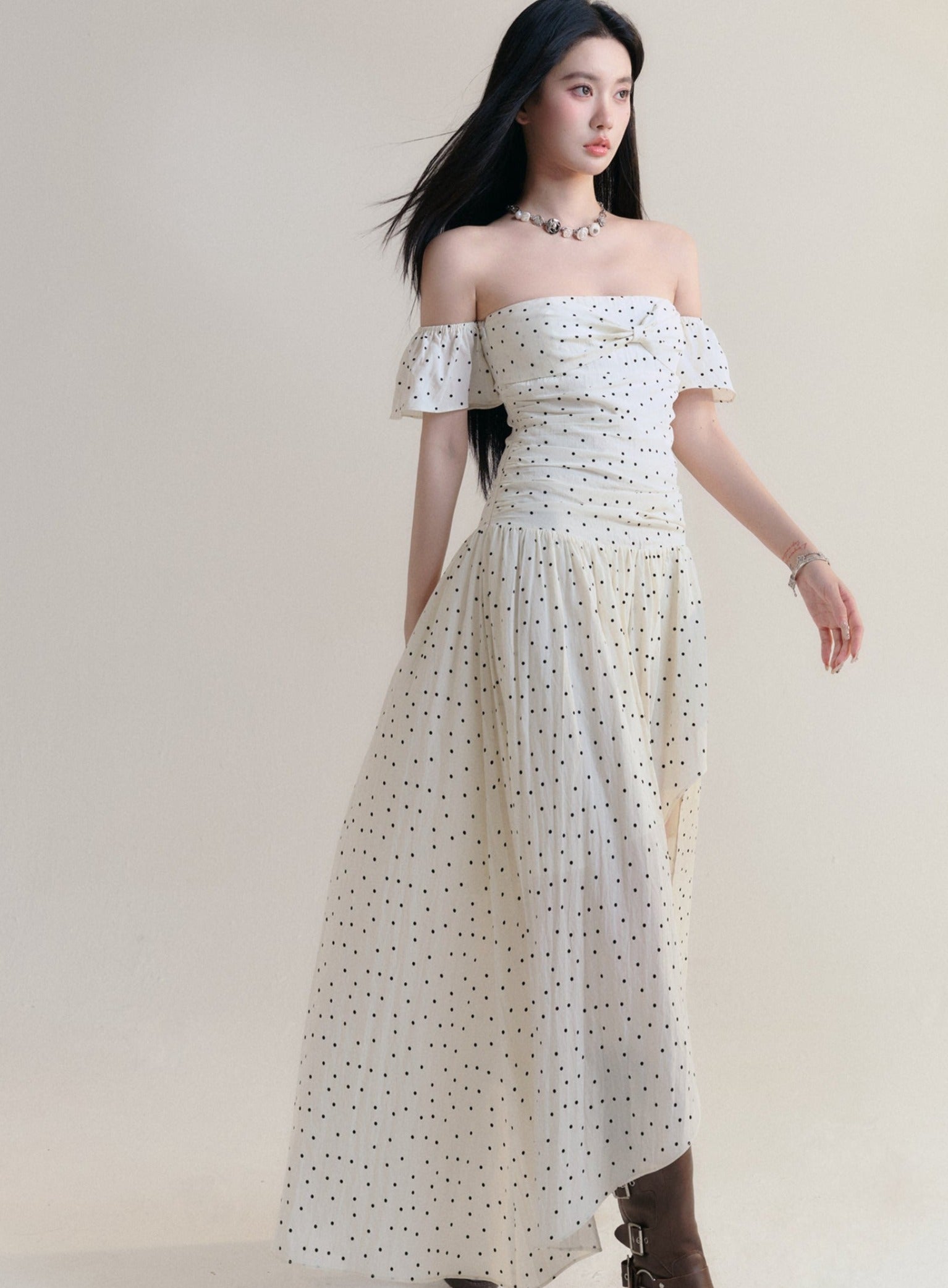 Starlit Soiree: Polka Dot Dream Maxi sneakershuborg