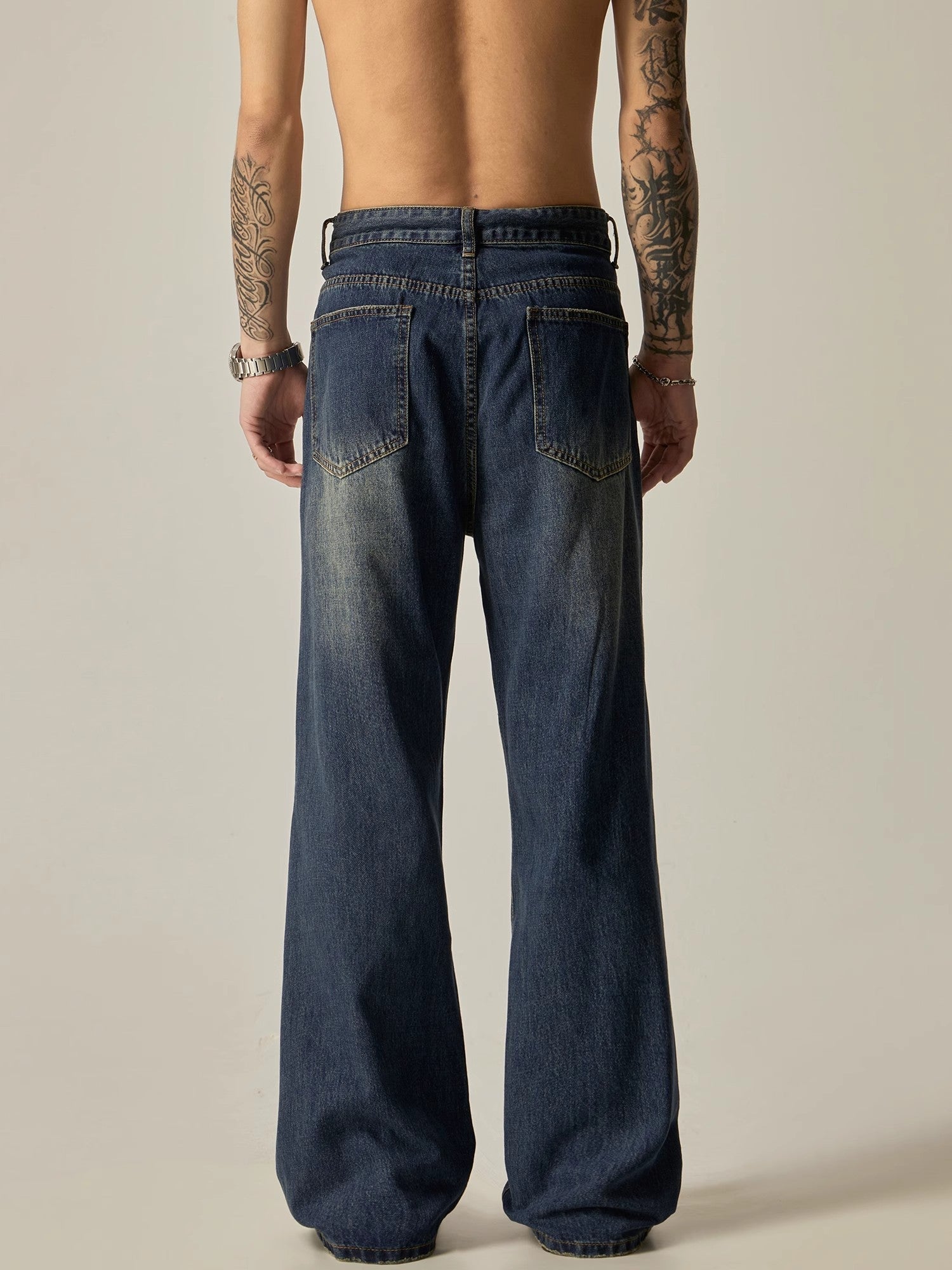 Vintage Wash Wide-Leg Flare Jeans sneakershuborg