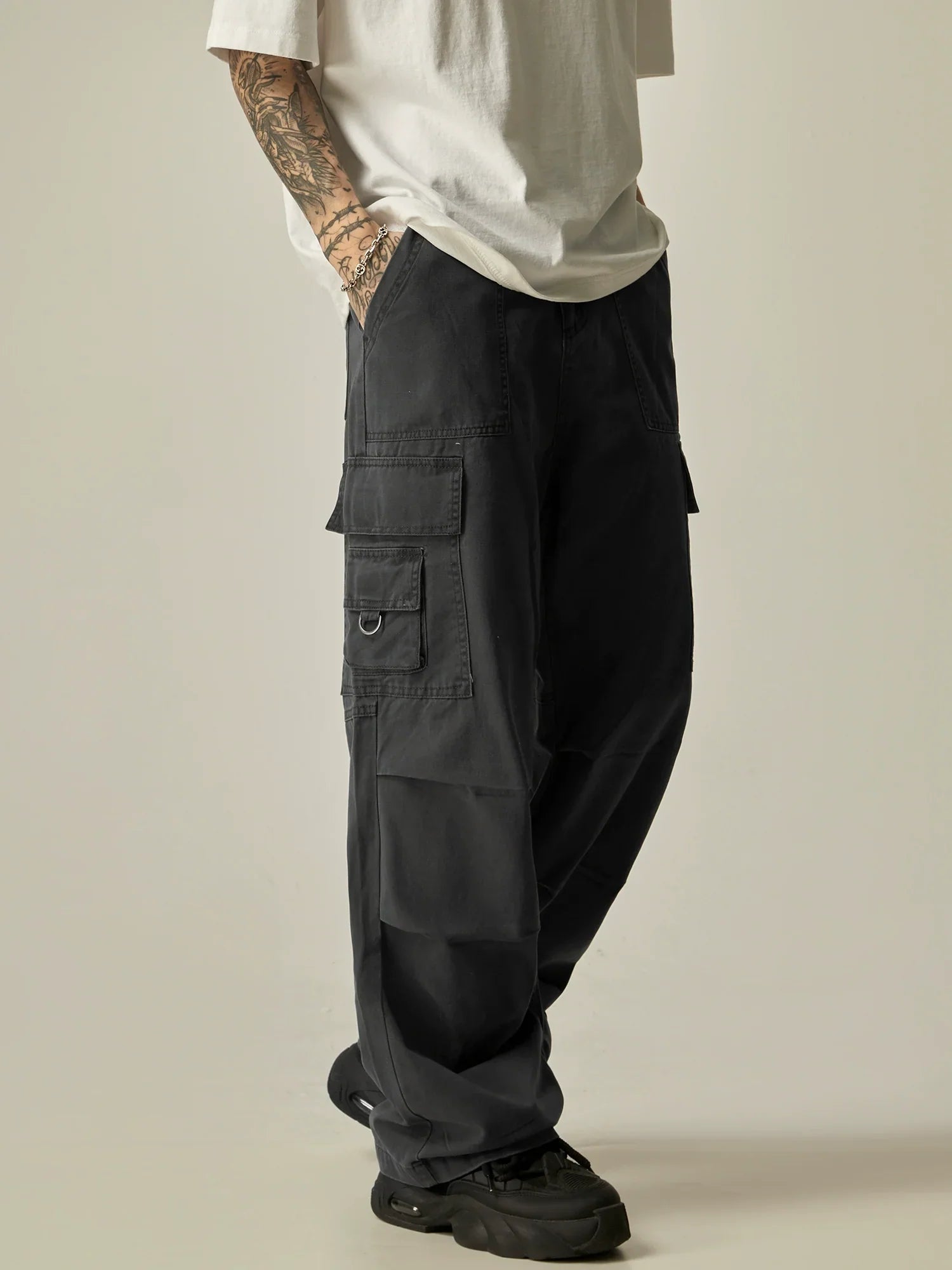 Wide-Leg Utility Cargo Pants sneakershuborg