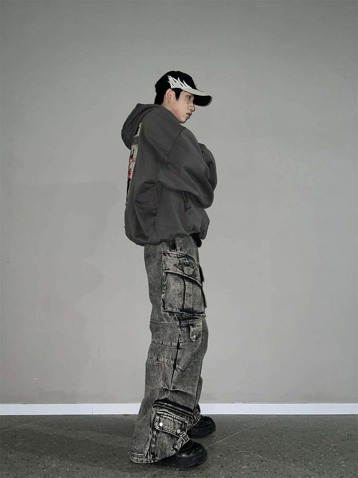 Work Style Multi-Pocket Jeans - sneakershuborg