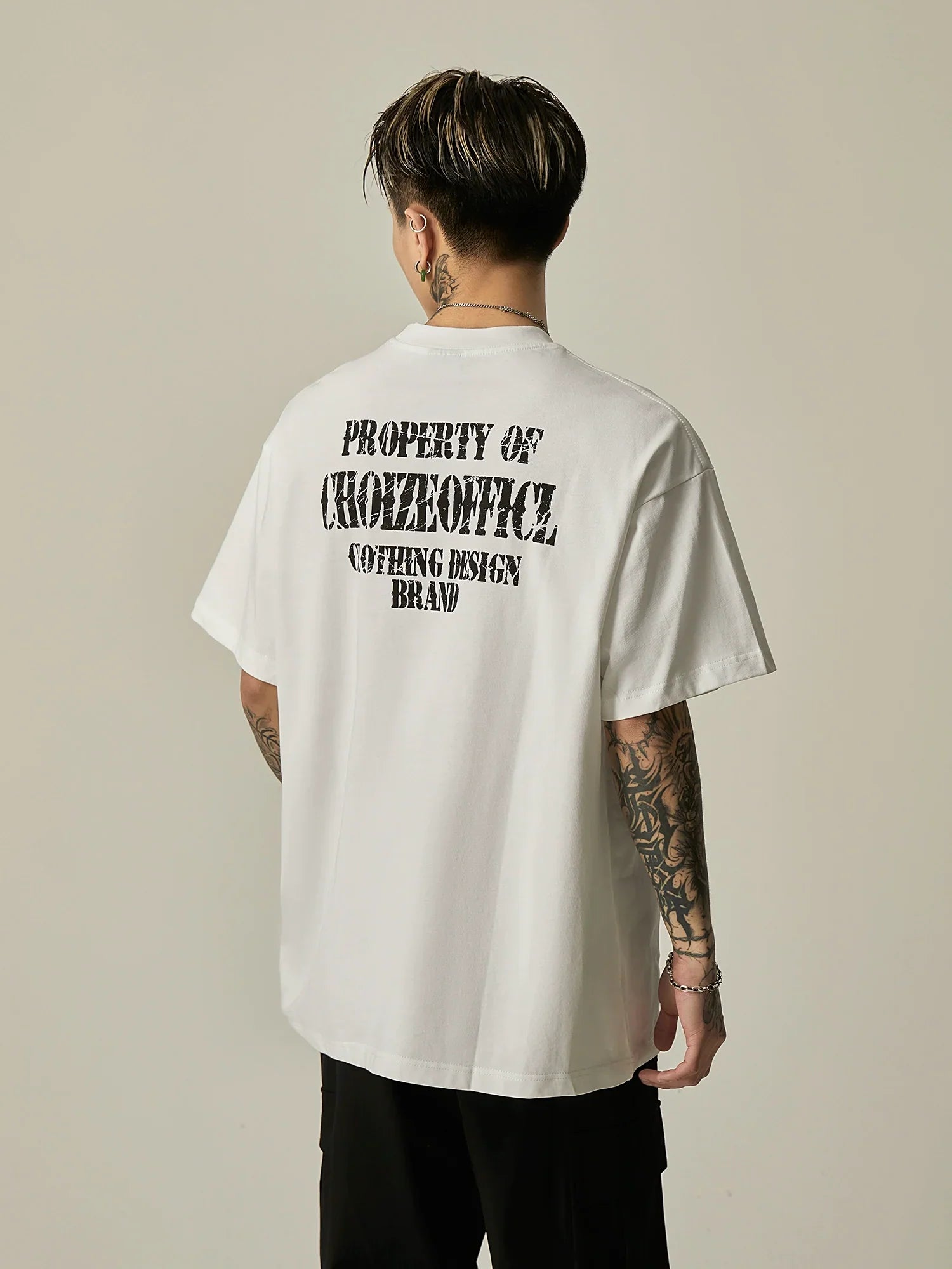 Urban Statement Oversized Tee sneakershuborg