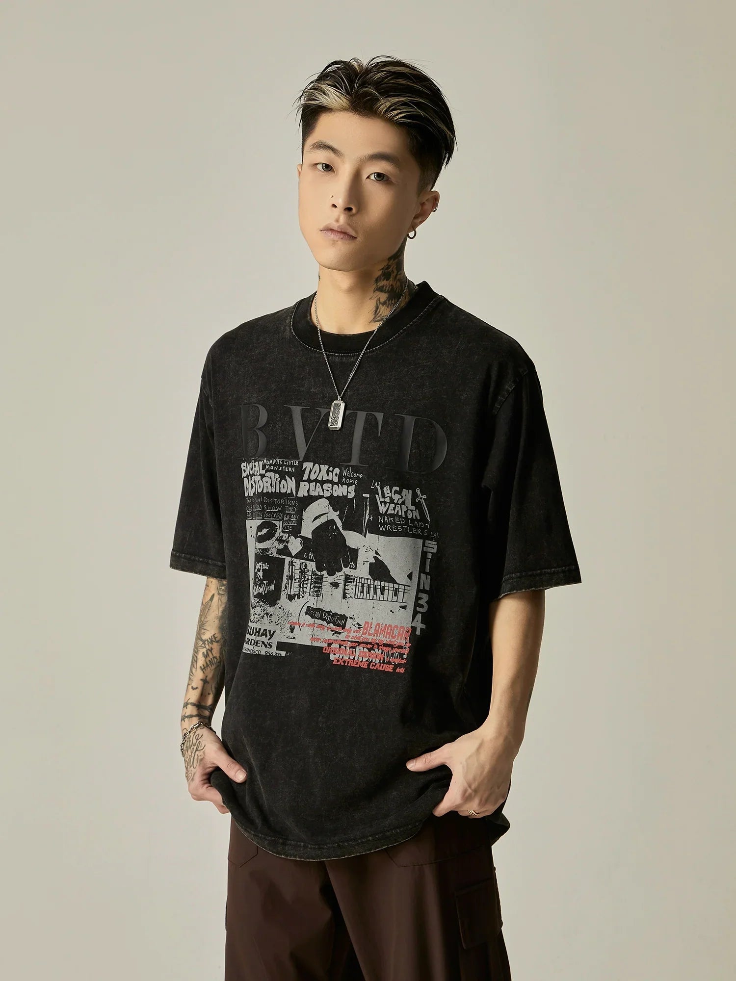 Vintage Punk Graphic Oversized Tee - sneakershuborg