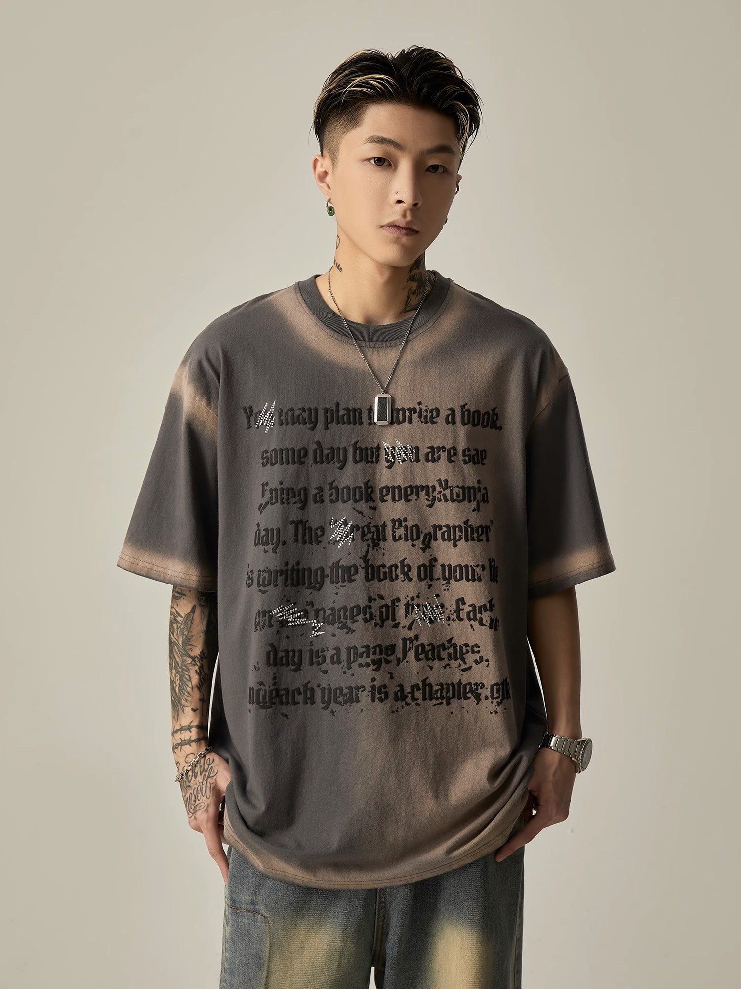 Vintage-Inspired Typographic Oversized T-Shirt sneakershuborg