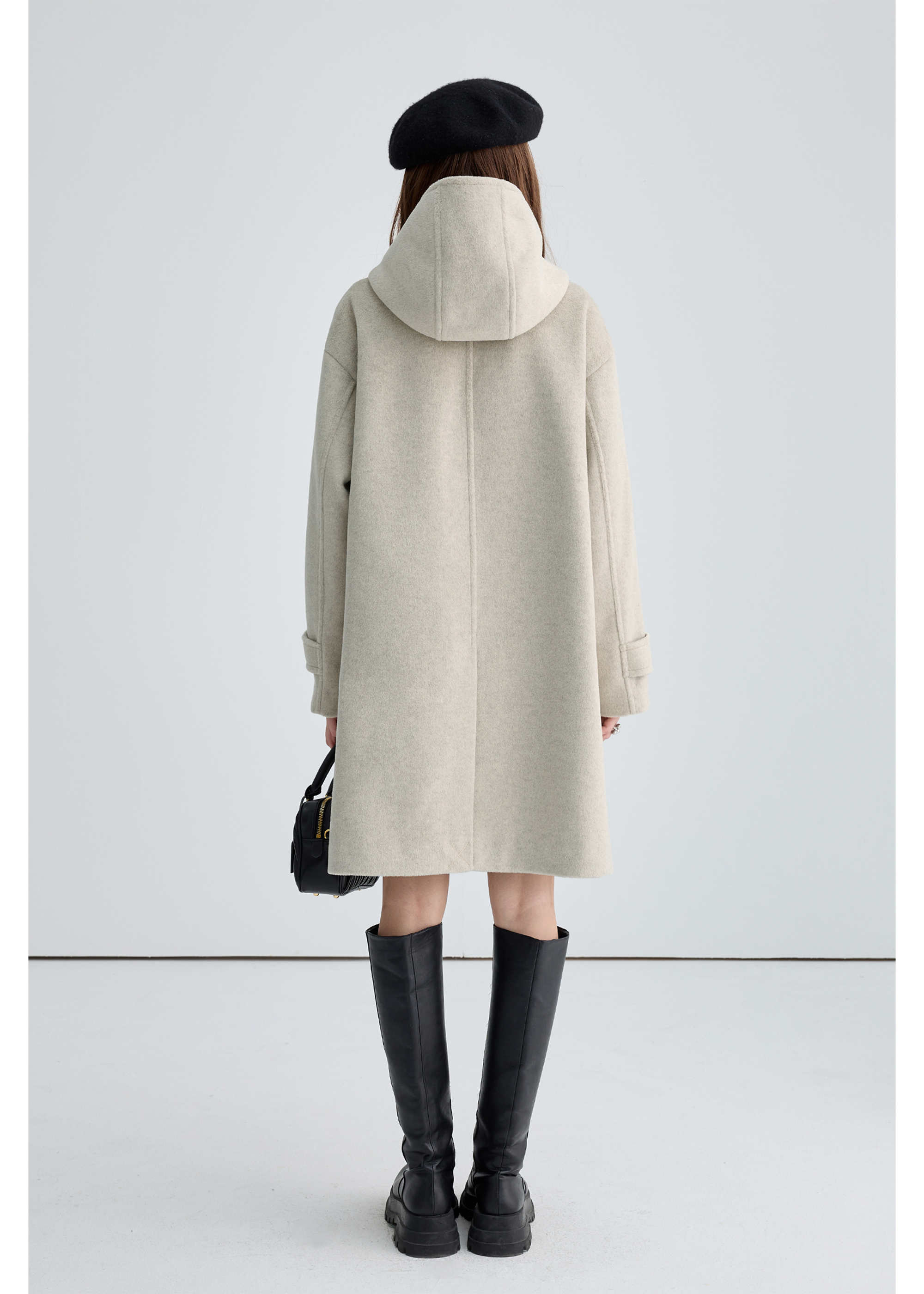 Winter Thick Woolen Coat With Horn Buttons - sneakershuborg