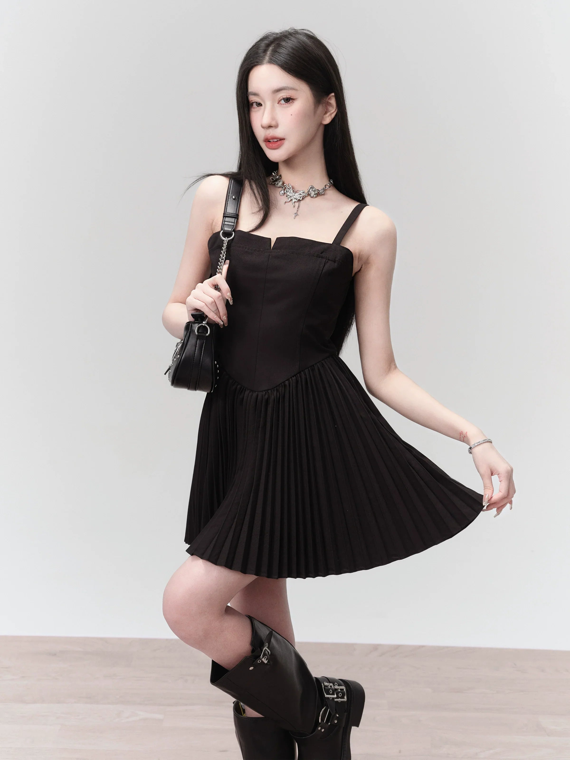 Black Pleated Mini Dress with Structured Bodice sneakershuborg