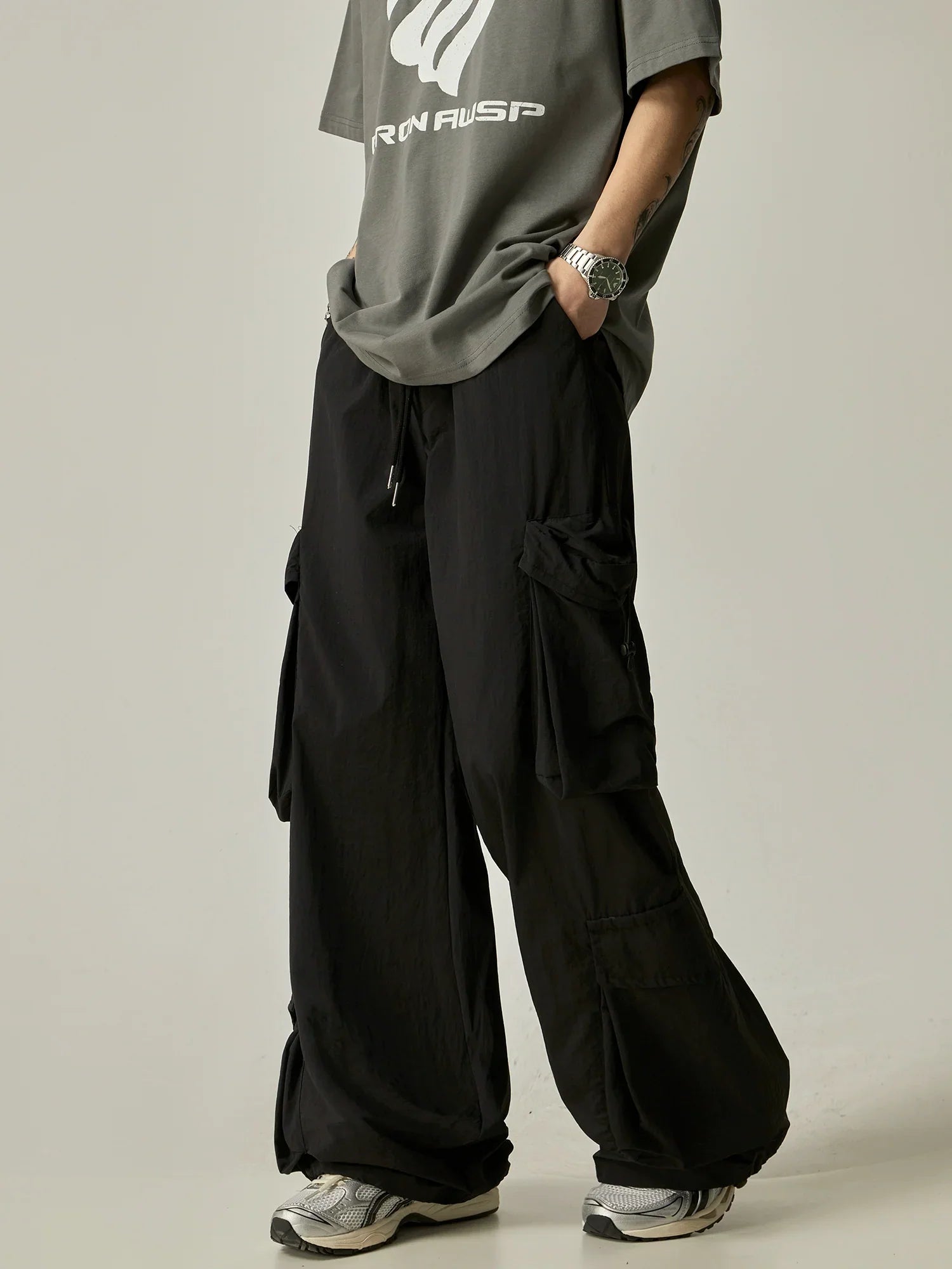 Wide-Leg Black Cargo Pants sneakershuborg