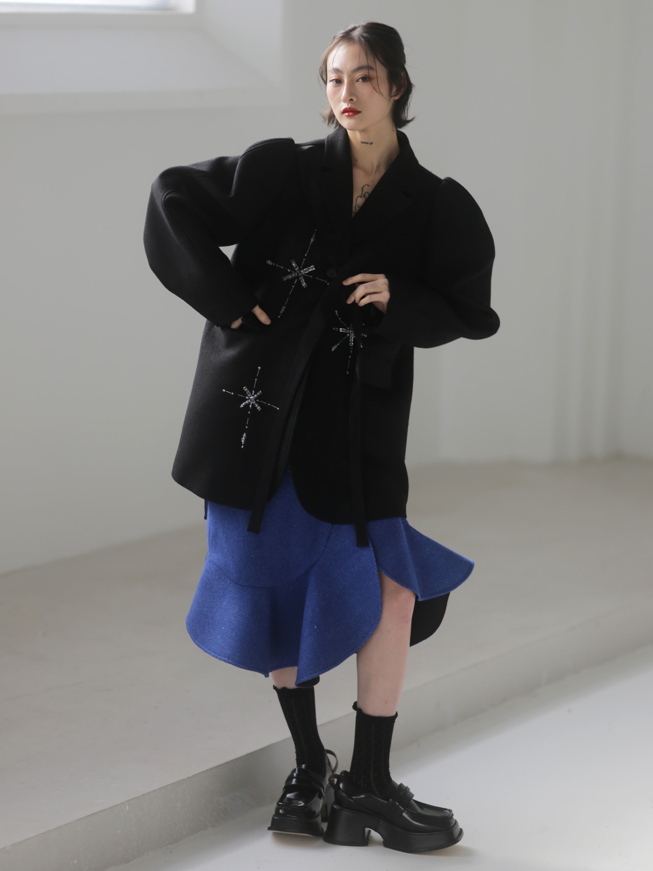 Wool Ruffle Skirt With Irregular Wavy Design - sneakershuborg