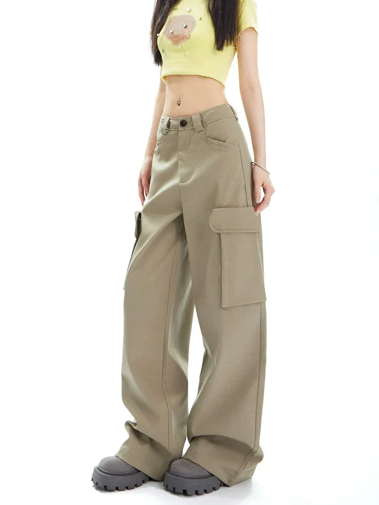 Wide-Leg Cargo Pants in Khaki sneakershuborg