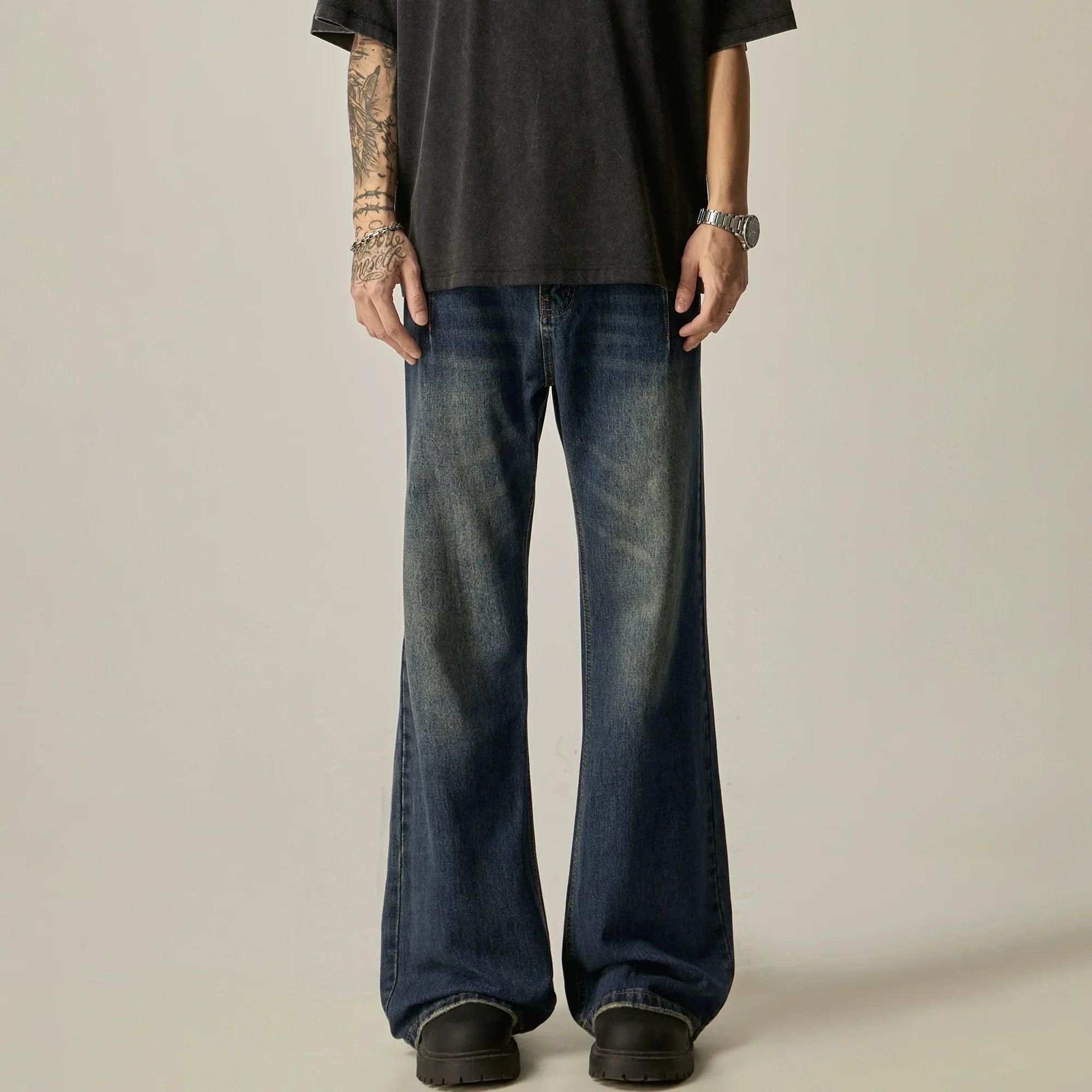 Vintage Wash Wide-Leg Flare Jeans sneakershuborg