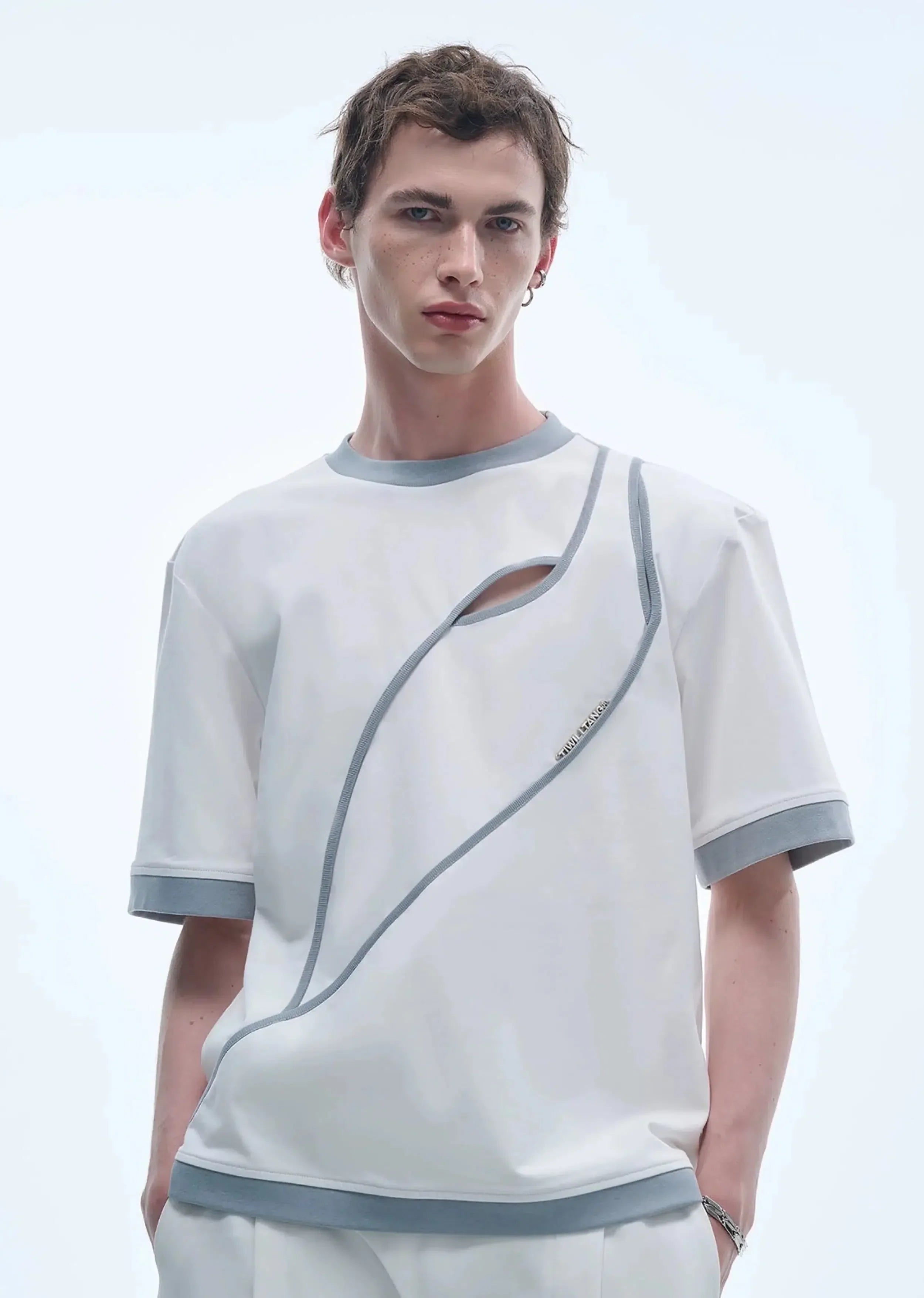 Abstract Line Cut Tee - sneakershuborg