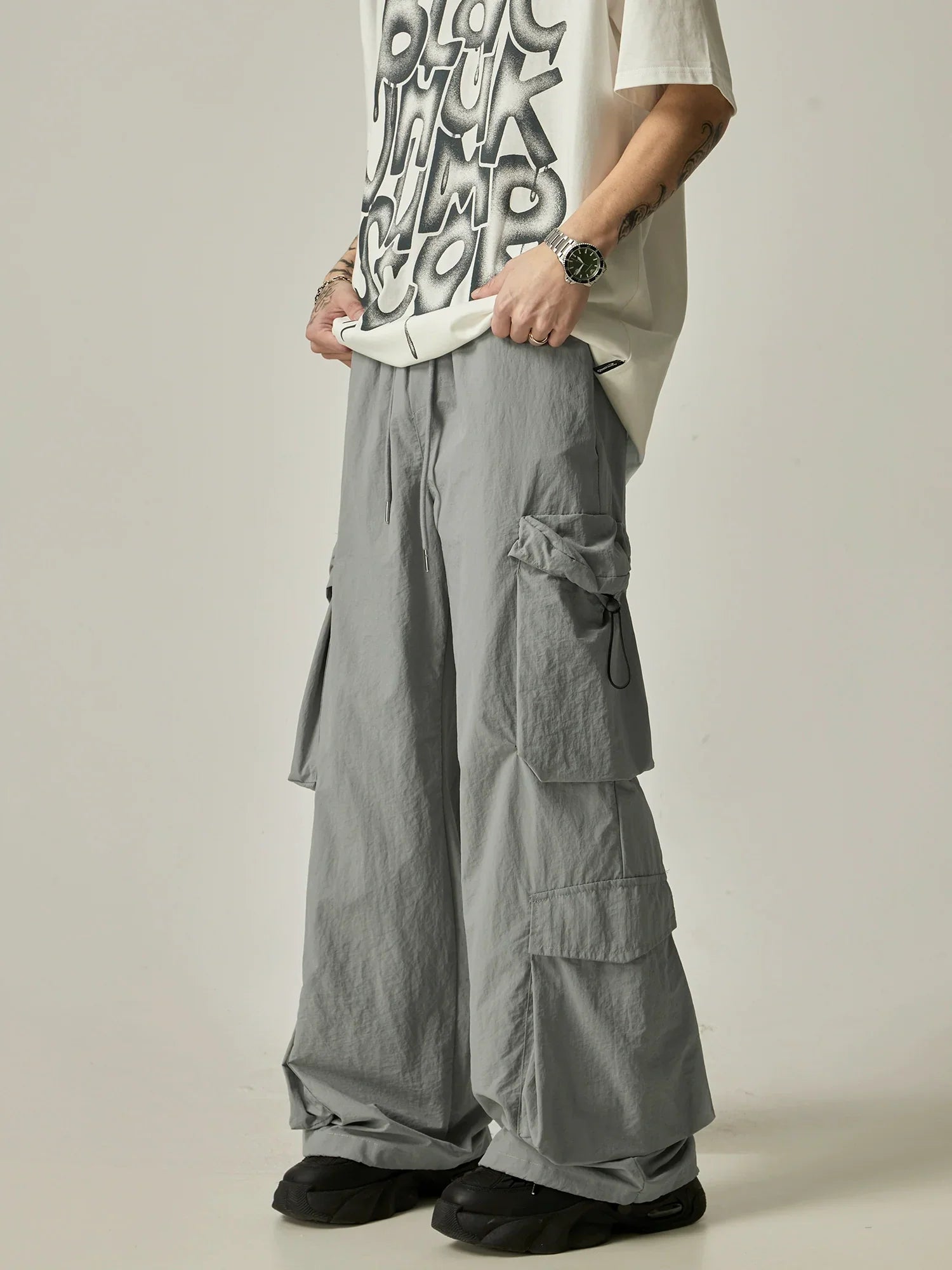 Wide-Leg Black Cargo Pants sneakershuborg