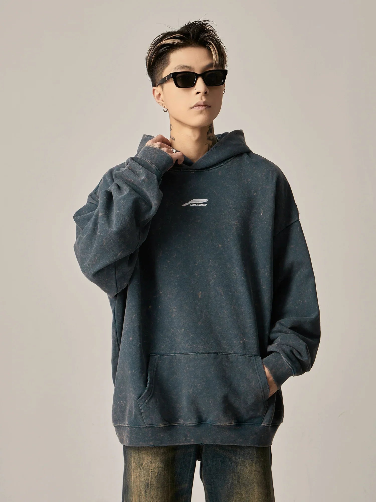 Vintage Wash Oversized Hoodie - sneakershuborg