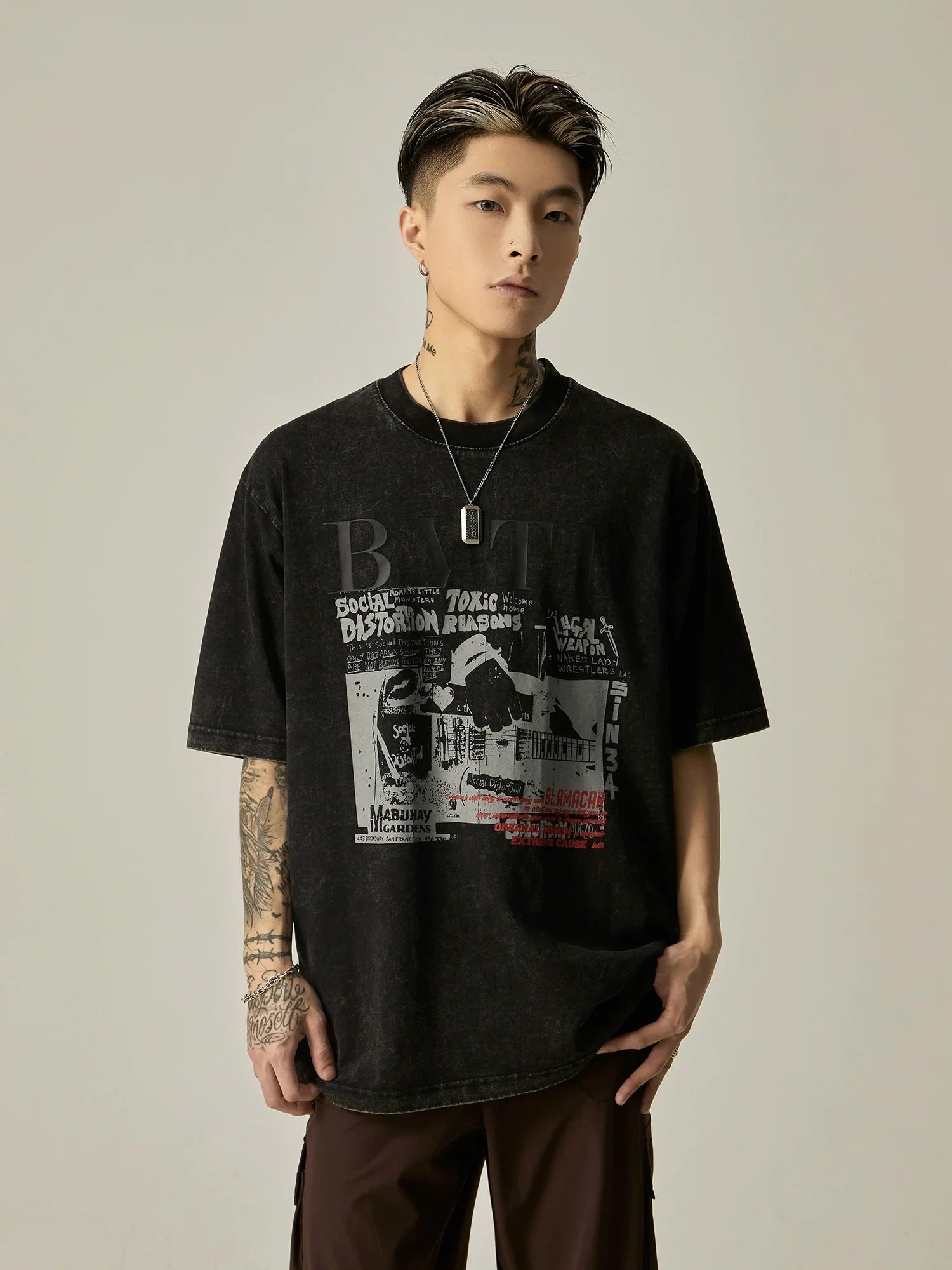 Vintage Punk Graphic Oversized Tee - sneakershuborg