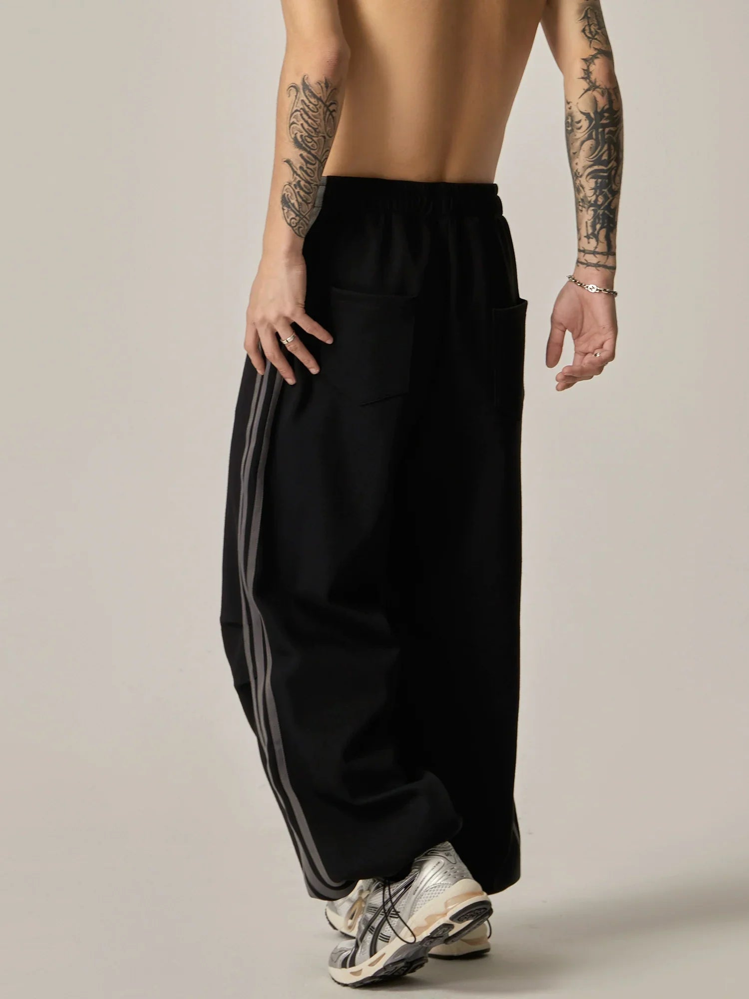 Side-Stripe Wide-Leg Track Pants - sneakershuborg