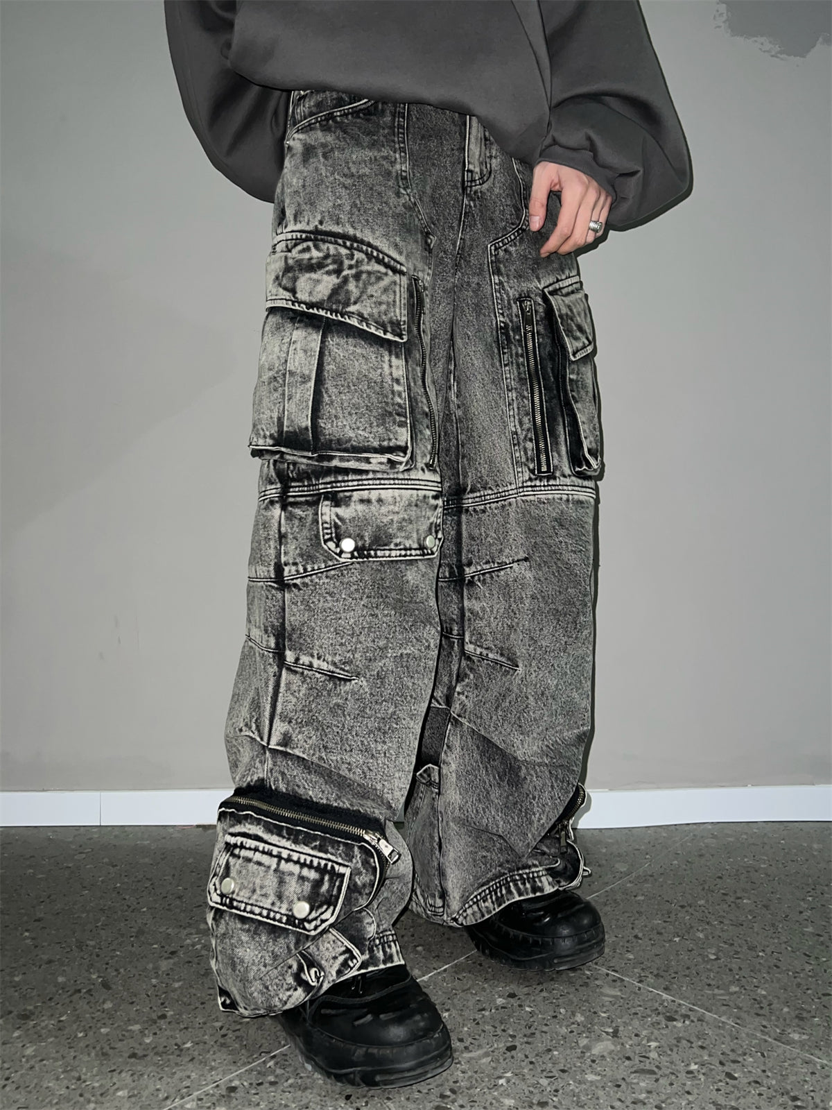 Work Style Multi-Pocket Jeans - sneakershuborg