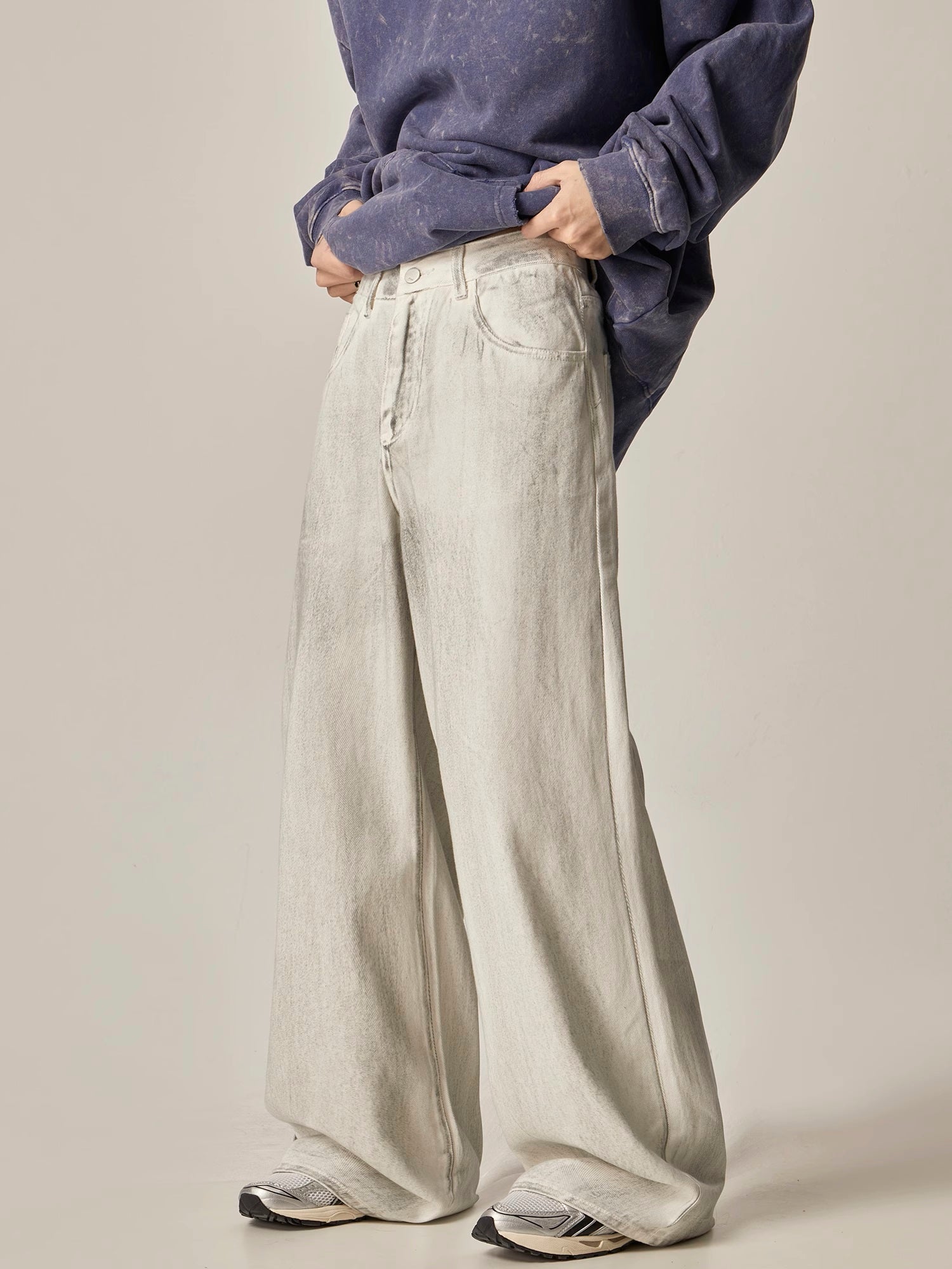 Wide-Leg Ecru Linen-Blend Jeans sneakershuborg