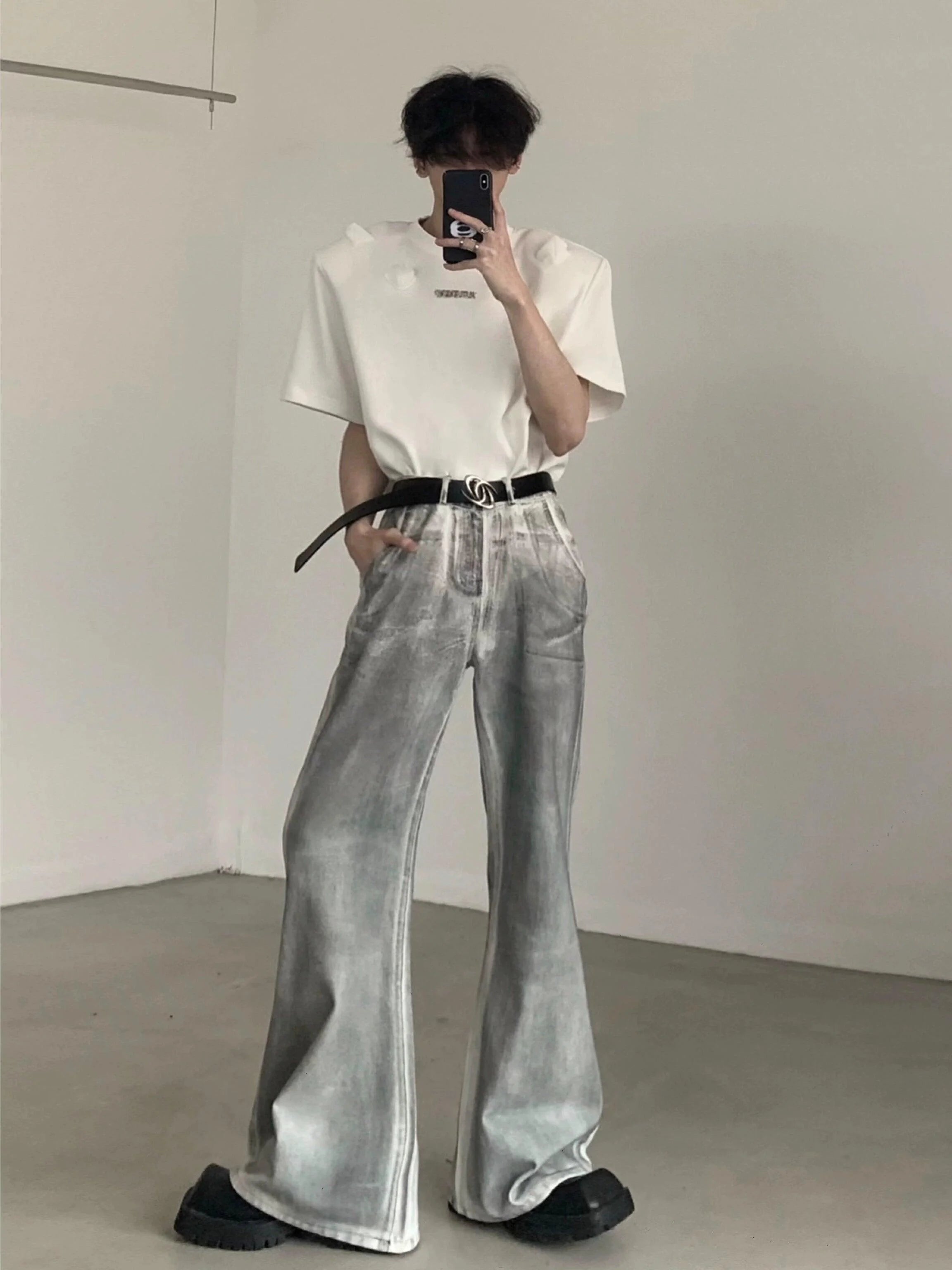 Wide-Leg Silver Metallic Jeans - sneakershuborg