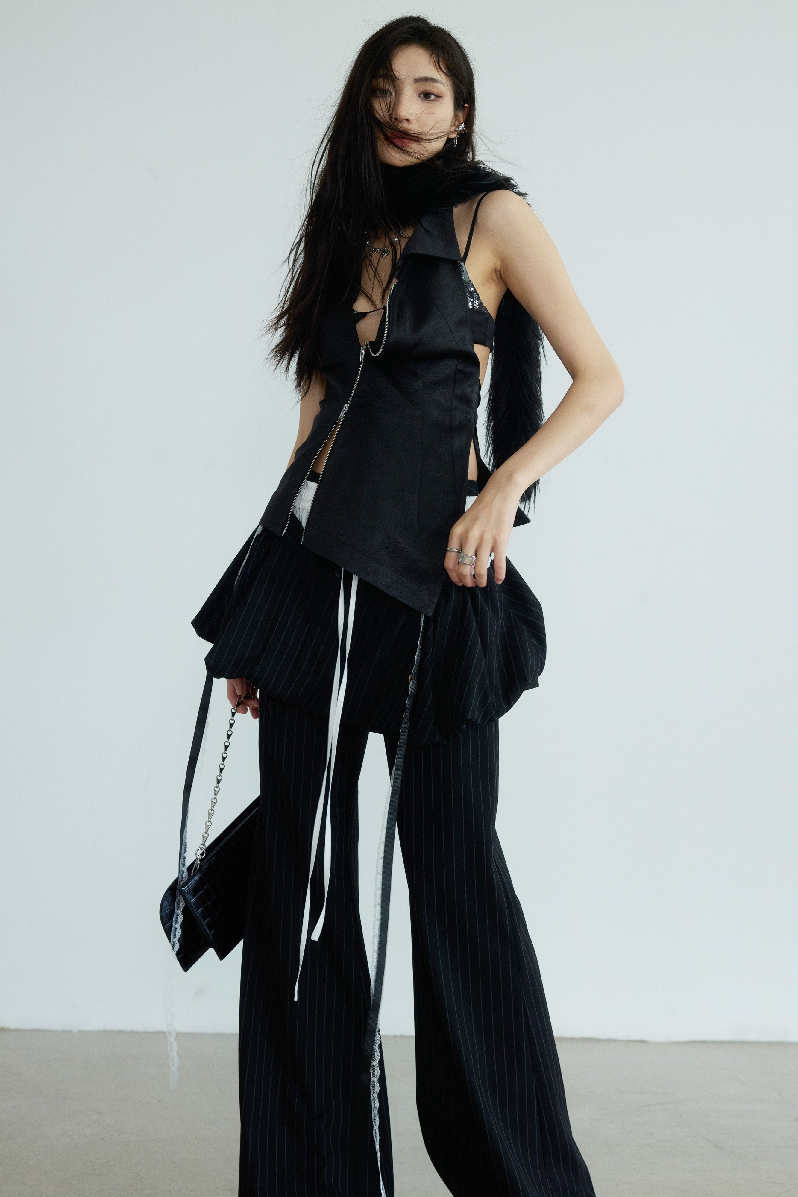 Asymmetric Zen Halter Vest sneakershuborg