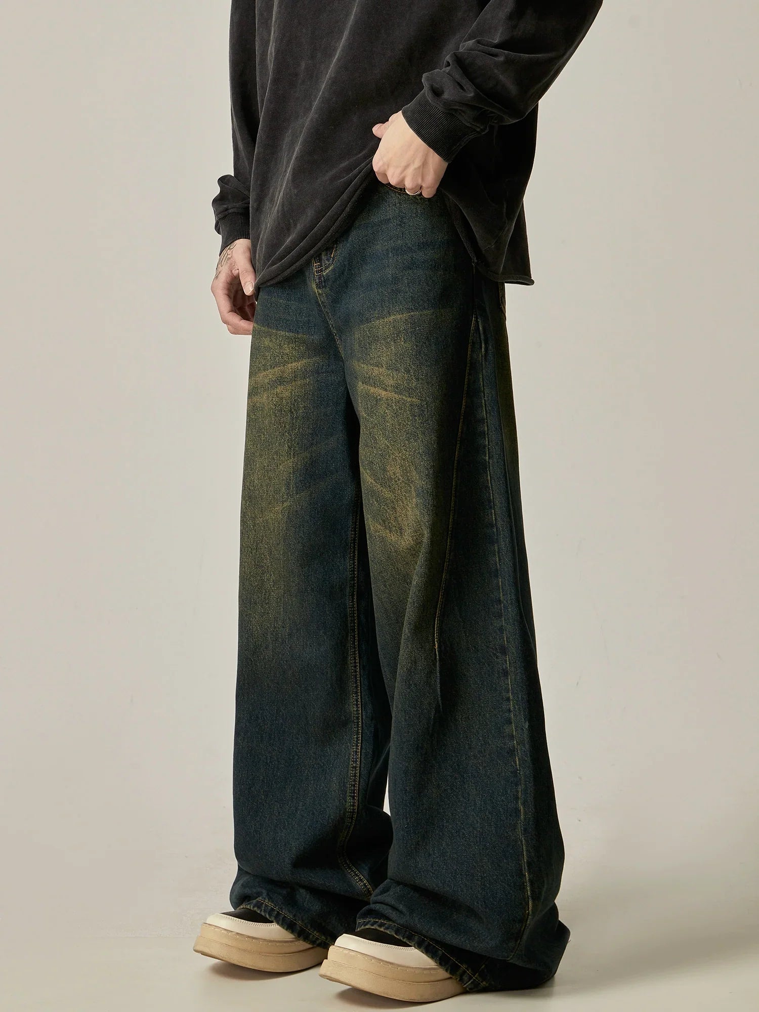 Midnight Flare Ultra-Wide Leg Jeans sneakershuborg