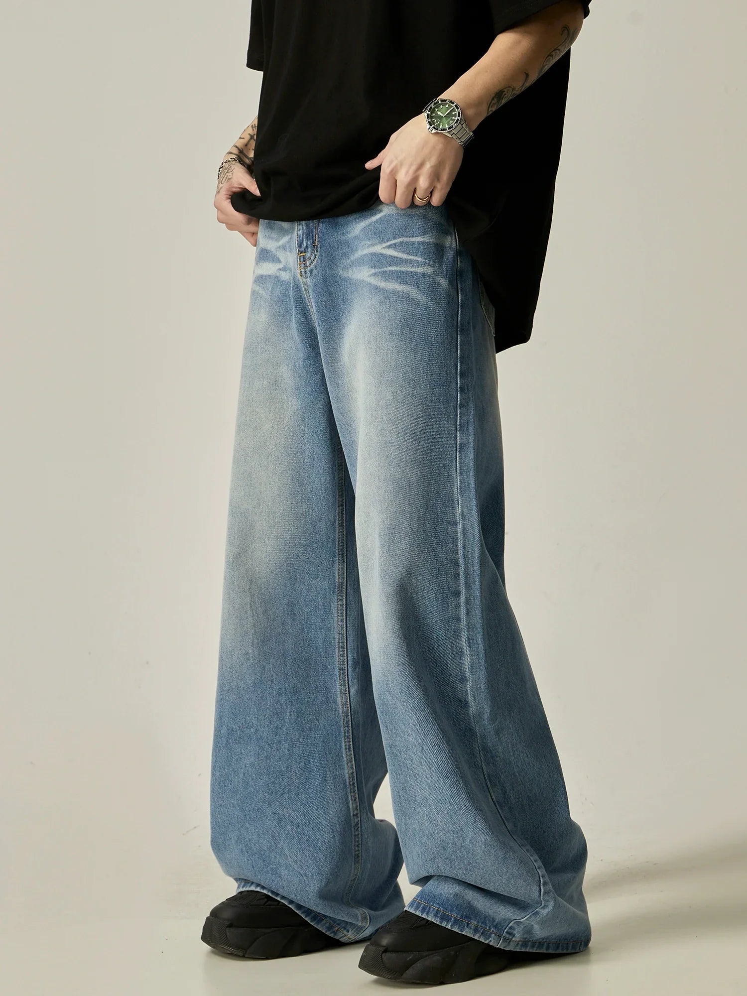 Oversized Vintage Wash Wide-Leg Jeans - sneakershuborg