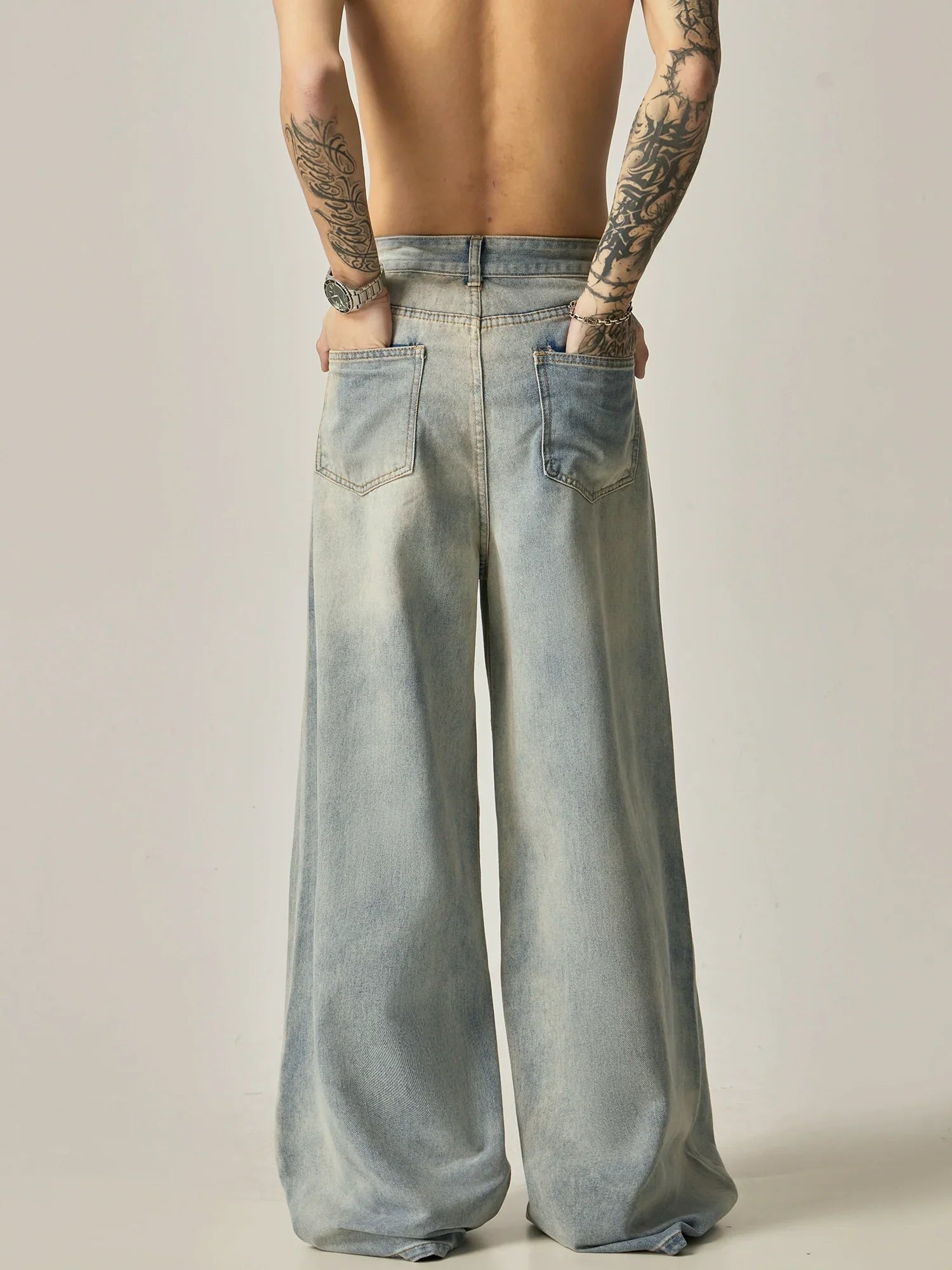 Ultra-Wide Leg Bleached Denim Jeans sneakershuborg