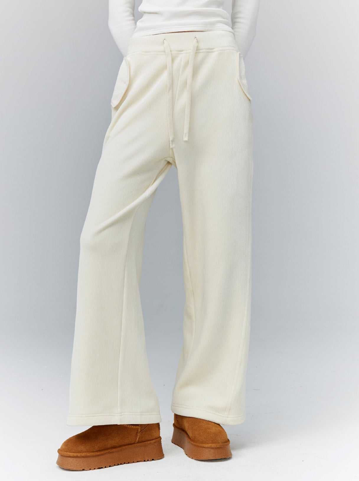 Wide-Leg Drawstring Lounge Pants in Black and Cream sneakershuborg