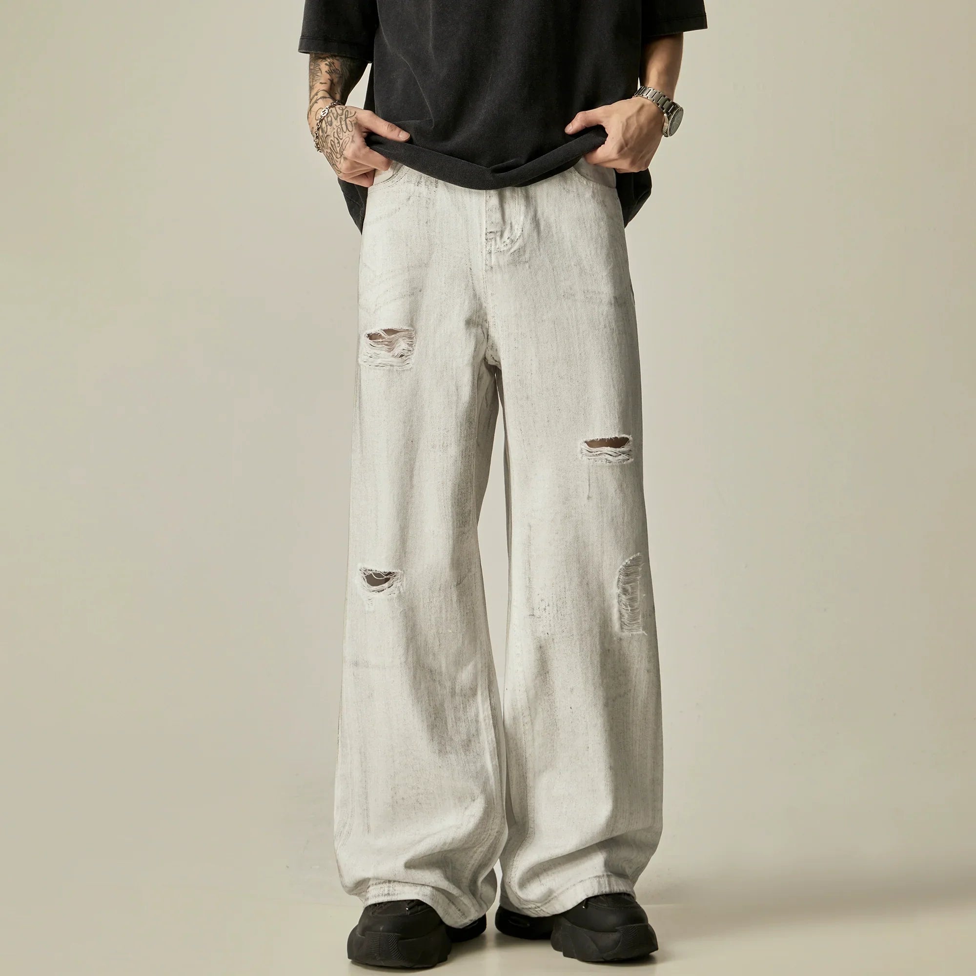 Distressed White Wide-Leg Denim Jeans sneakershuborg